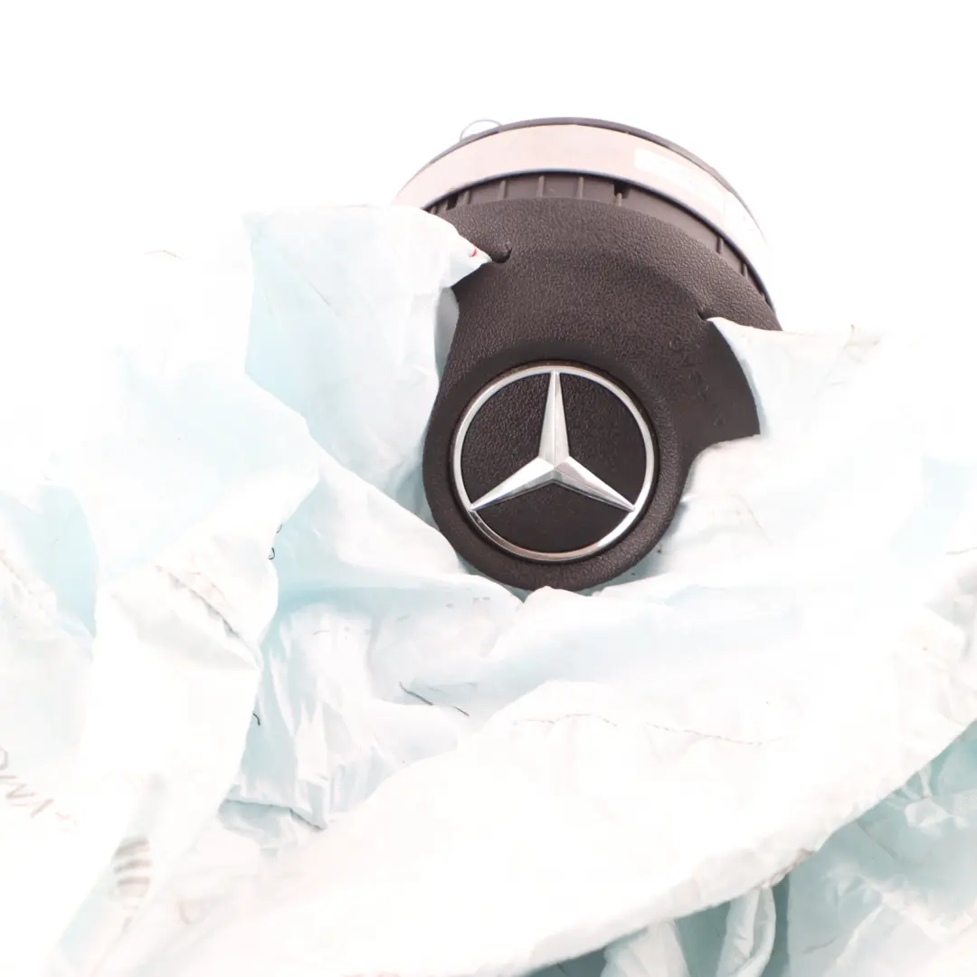 Poduszka Kierowcy Airbag WYSTRZELONA do Mercedes C118 W177 o numerze A0008606601 Mercedes C118 W177 Poduszka Kierowcy Airbag WYSTRZELONA - SKU A0008606601-1 - Numer Części A0008606601