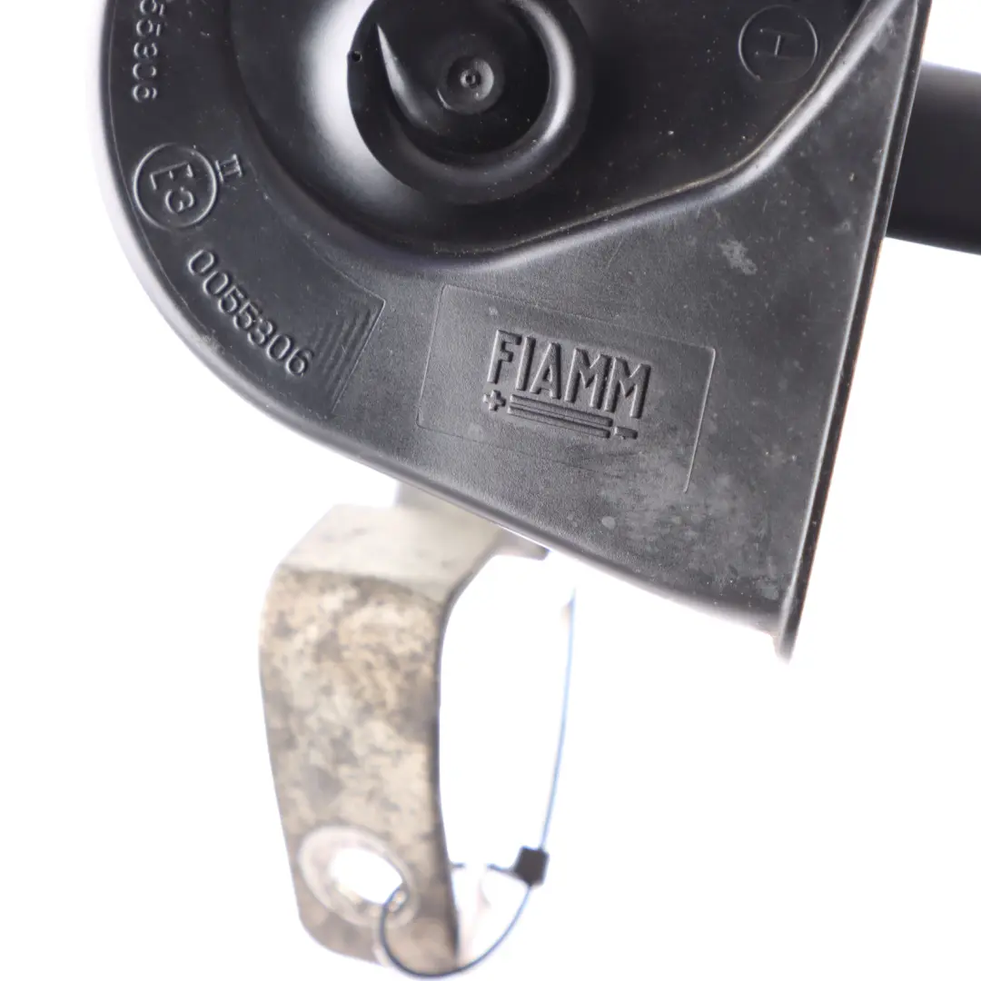 Front Bumper Signal Air Horn Fanfare 510Hz Right O/S to Mercedes V251 with Part number A0075421120 Mercedes V251 Front Bumper Signal Air Horn Fanfare 510Hz Right O/S - SKU A0075421120 - Part number A0075421120