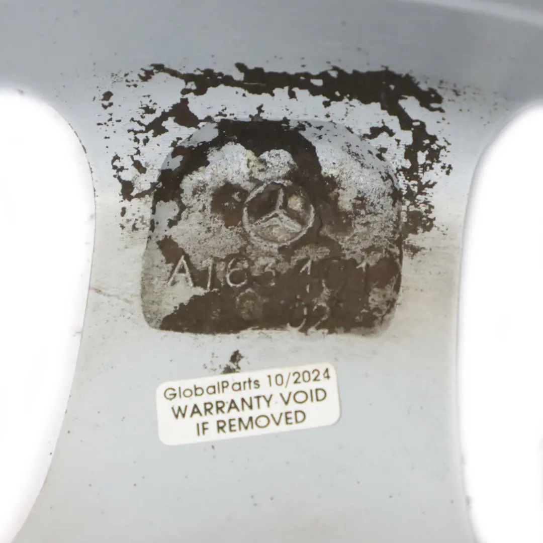 Silberne Leicht metall Felge 17" 8.5J ET52 für Mercedes ML W163 mit Teilenummer A1634010902 Mercedes ML W163 Silberne Leicht metall Felge 17" 8.5J ET52 - SKU A1634010902-1 - Teilenummer A1634010902