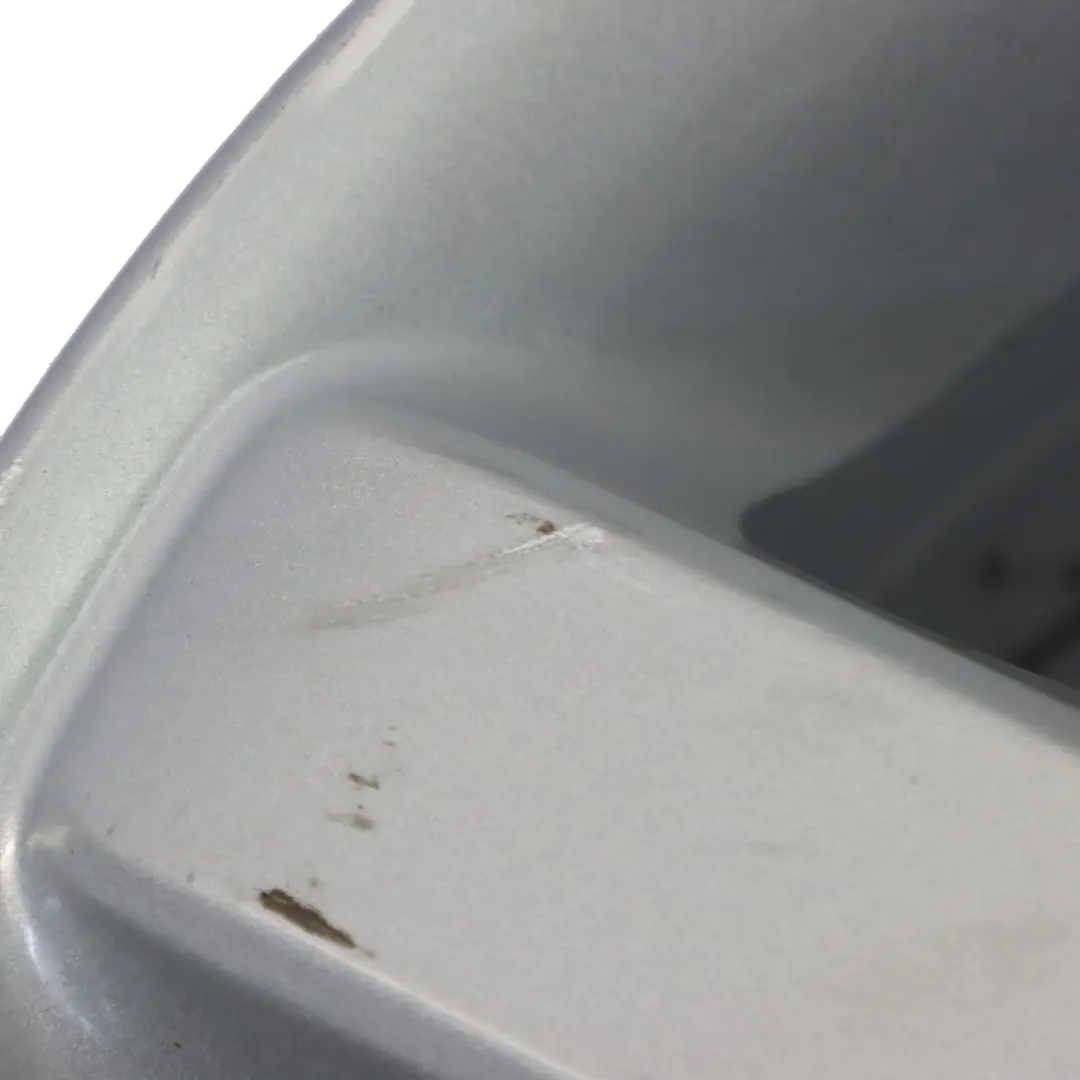 Silberne Leicht Metall Felge 17" 8.5J ET52 für Mercedes ML W163 mit Teilenummer A1634010902 Mercedes ML W163 Silberne Leicht Metall Felge 17" 8.5J ET52 - SKU A1634010902-2 - Teilenummer A1634010902