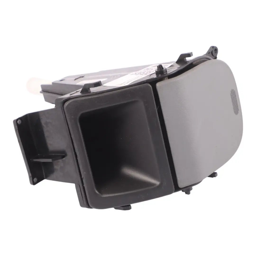 Uchwyt Na Kubki Cup Holder Lewo do Mercedes ML W163 o numerze A1636800358 Mercedes ML W163 Uchwyt Na Kubki Cup Holder Lewo - SKU A1636800358-2 - Numer Części A1636800358