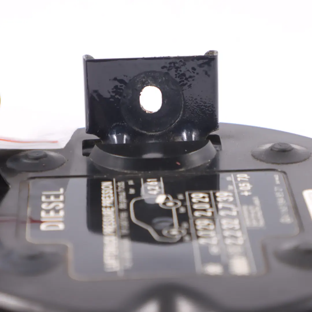 Klapka Wlewu Paliwa Tanzanite Blue Metallic - 359 do Mercedes ML W163 o numerze A1637500106 Mercedes ML W163 Klapka Wlewu Paliwa Tanzanite Blue Metallic - 359 - SKU A1637500106-TB - Numer Części A1637500106