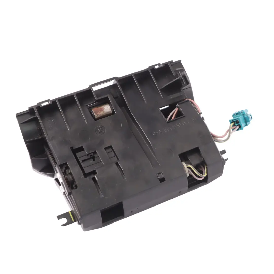 Mercedes ML W163 Console Centrale Avant Prise Allume-Cendrier - SKU A1638100530-2 - Numéro de pièce A1638100530
