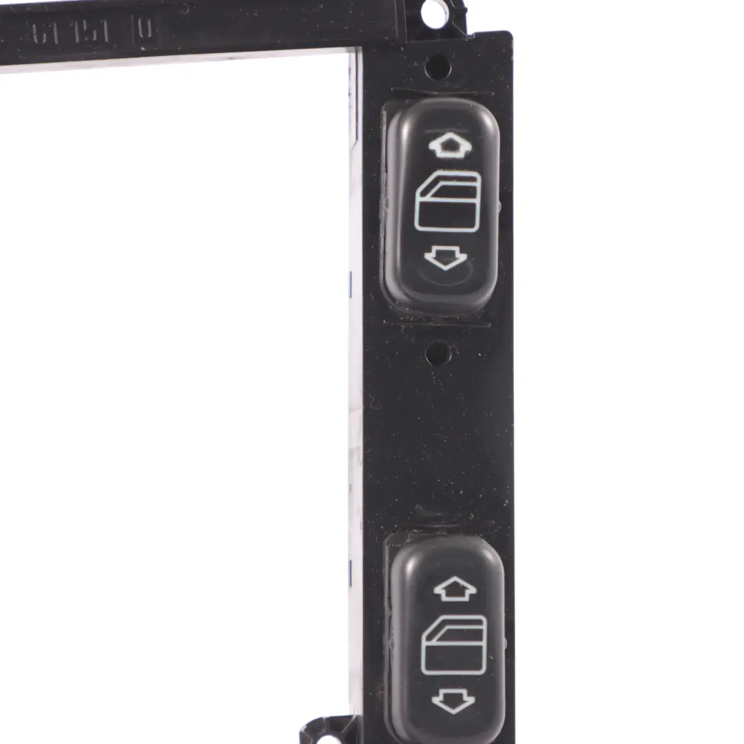 Panneau de commande régulateur de la vitre inférieure pour Mercedes W163 à propos du numéro de pièce A1638205110 Mercedes W163 Panneau de commande régulateur de la vitre inférieure - SKU A1638205110 - Numéro de pièce A1638205110