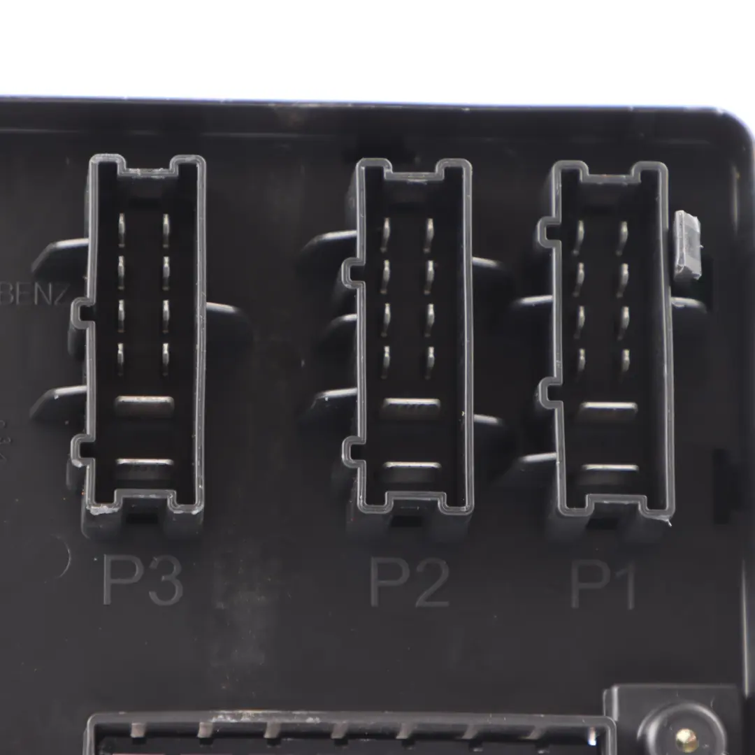 Módulo De Caja Relés De Fusibles Traseros SRB para Mercedes ML W164 con número de pieza A1645403072 Mercedes ML W164 Módulo De Caja Relés De Fusibles Traseros SRB - SKU A1645403072 - Número de pieza A1645403072