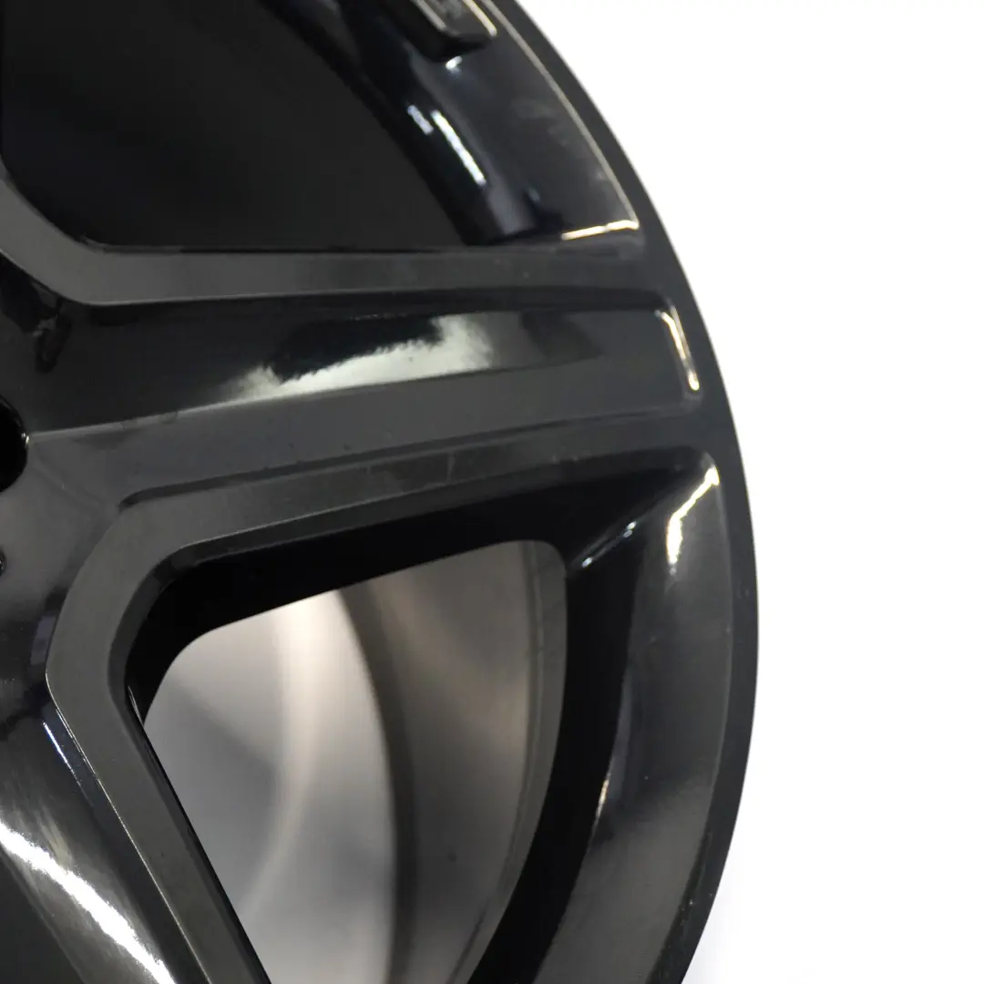 Czarna Felga Aluminiowa 20" 9J ET:57 do Mercedes ML W166 AMG o numerze A1664012002 Mercedes ML W166 AMG Czarna Felga Aluminiowa 20" 9J ET:57 - SKU A1664012002-4 - Numer Części A1664012002