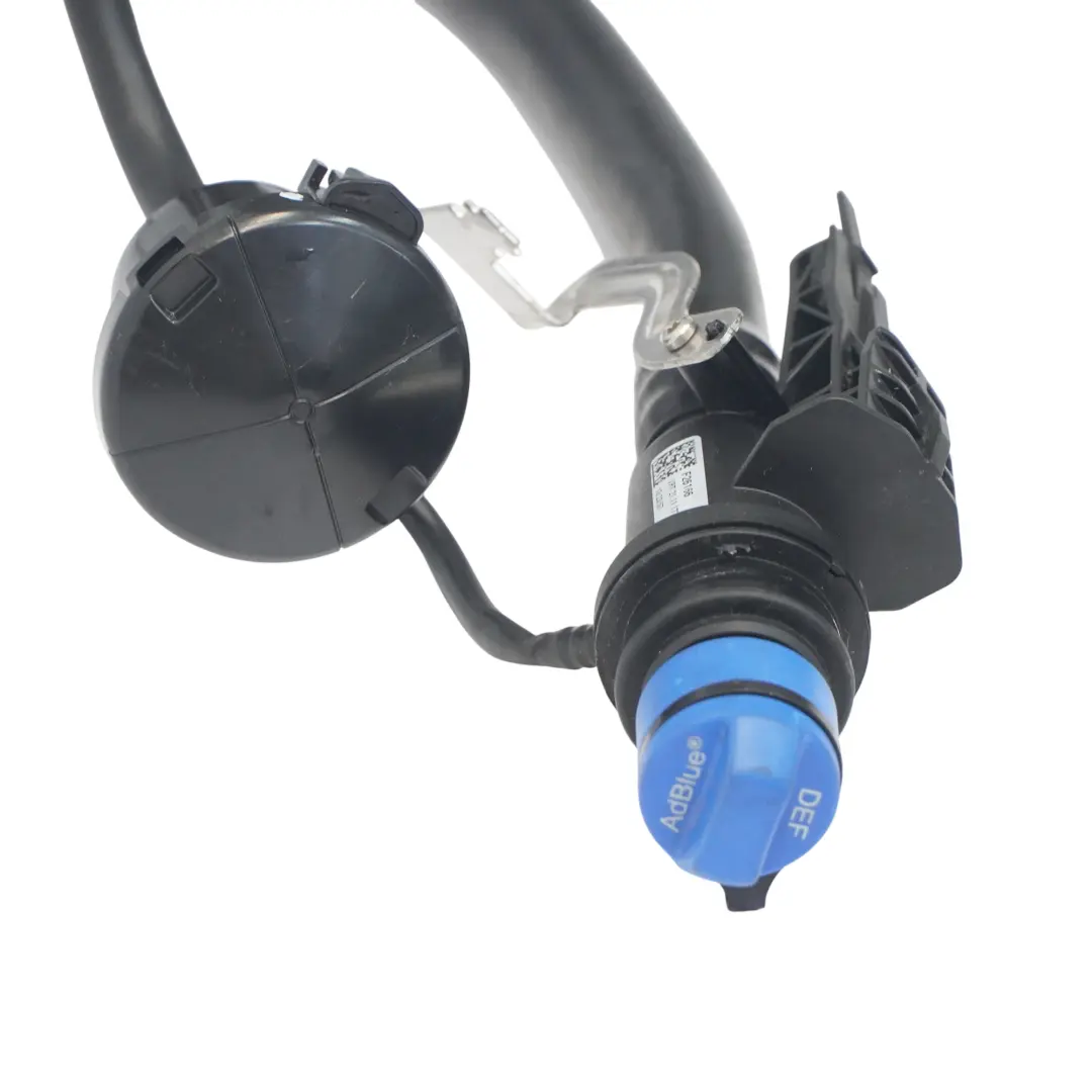 Wlew Zbiornika Dodatku AdBlue do Mercedes GLE 250 W166 Diesel o numerze A1664704000 Mercedes GLE 250 W166 Diesel Wlew Zbiornika Dodatku AdBlue - SKU A1664704000 - Numer Części A1664704000