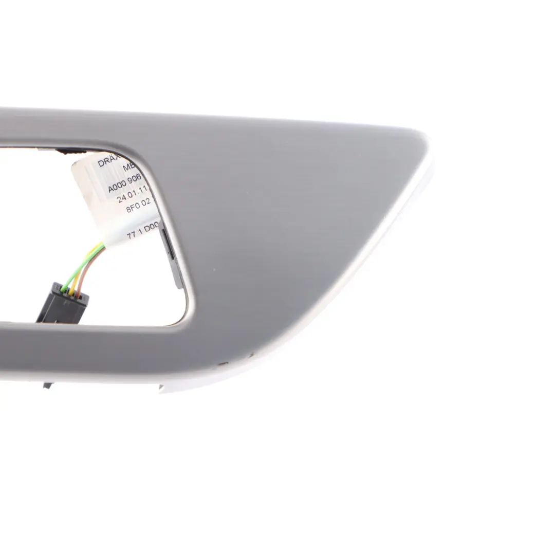 Empuñadura Puerta Trasera Cubierta Interior Izquierdo para Mercedes W166 con número de pieza A1667301922 Mercedes W166 Empuñadura Puerta Trasera Cubierta Interior Izquierdo - SKU A1667301922 - Número de pieza A1667301922