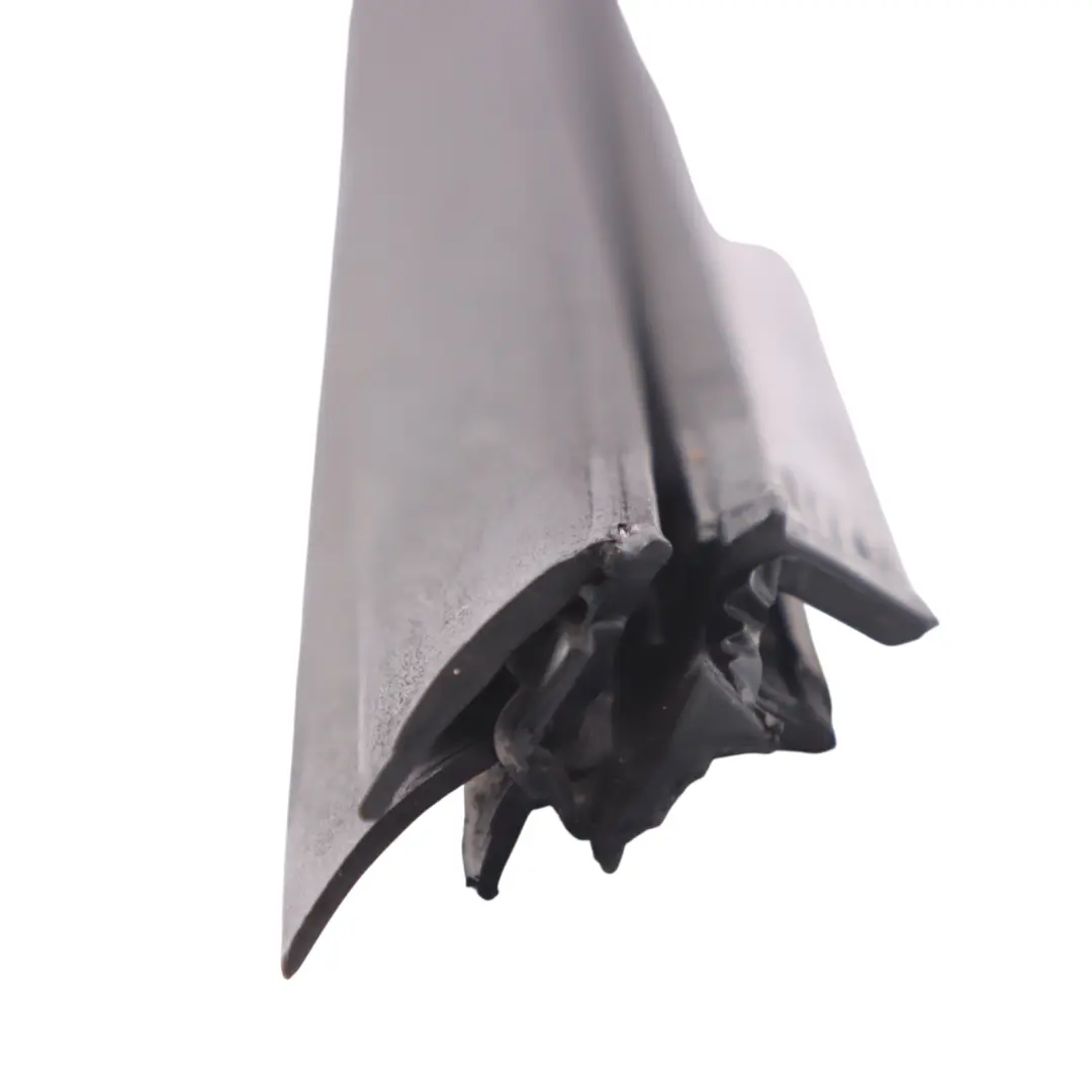 Hintere Tür Fenster Dichtung Gummi Innen Links für Mercedes W166 mit Teilenummer A1667350165 Mercedes W166 Hintere Tür Fenster Dichtung Gummi Innen Links - SKU A1667350165 - Teilenummer A1667350165