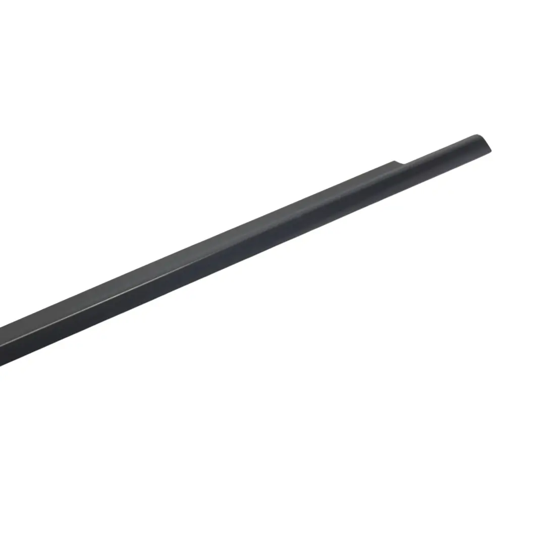 Joint d'étanchéité porte extérieure arrière droite Bande moulage pour Mercedes W166 à propos du numéro de pièce A1667357000 Mercedes W166 Joint d'étanchéité porte extérieure arrière droite Bande moulage - SKU A1667357000 - Numéro de pièce A1667357000