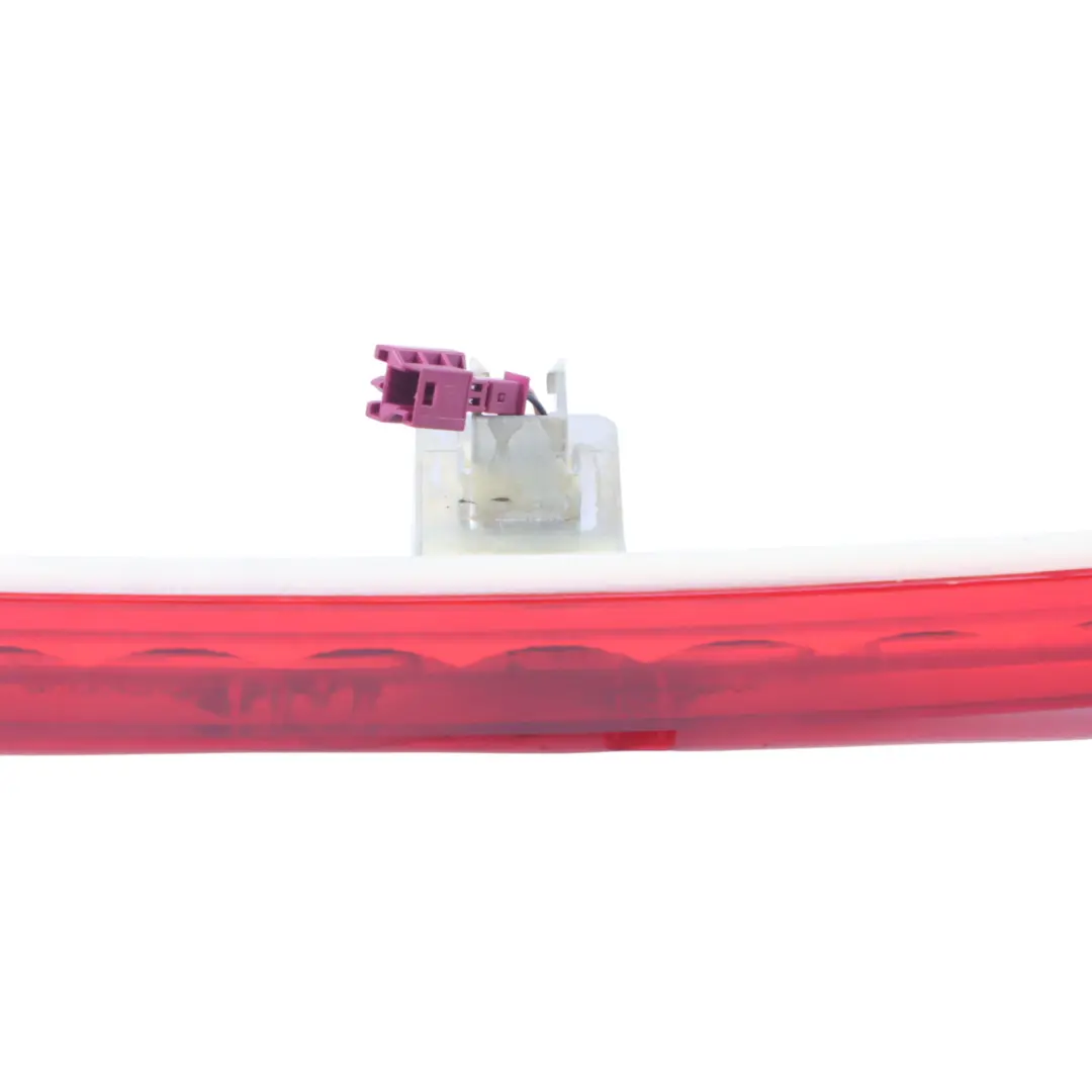 Feu de freinage arrière troisième feu stop additionnel pour Mercedes W166 à propos du numéro de pièce A1668200056 Mercedes W166 Feu de freinage arrière troisième feu stop additionnel - SKU A1668200056-1 - Numéro de pièce A1668200056