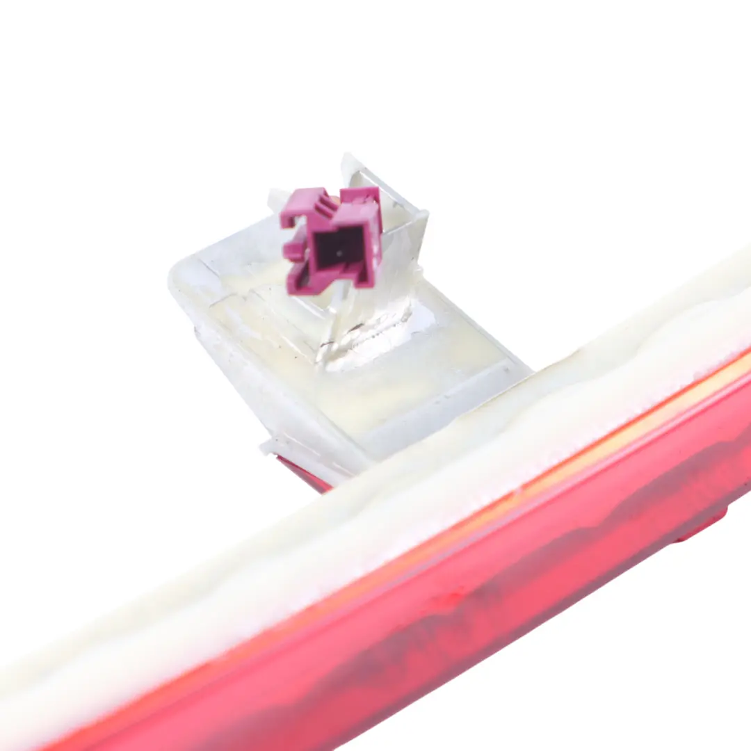 Luz De Freno Trasera Tercera Luz De Freno Adicional para Mercedes W166 con número de pieza A1668200056 Mercedes W166 Luz De Freno Trasera Tercera Luz De Freno Adicional - SKU A1668200056-1 - Número de pieza A1668200056