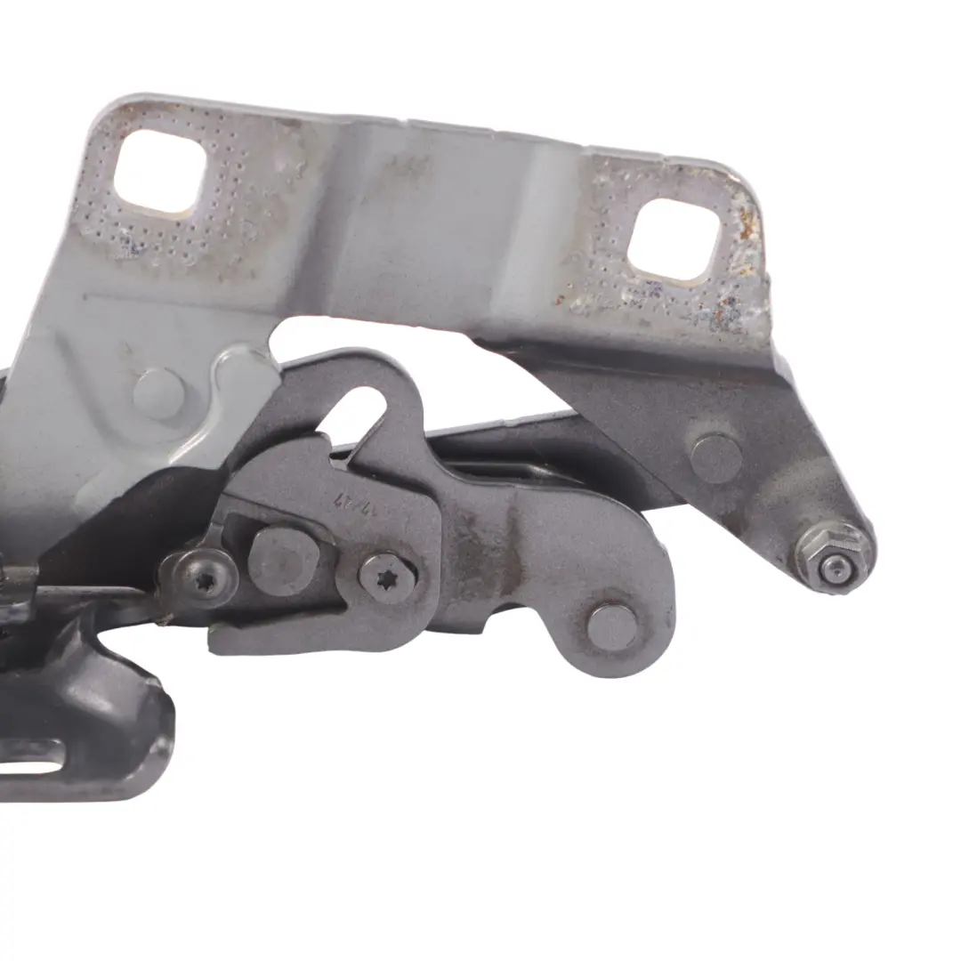 Capó Bisagra Delantera Izquierda Gris Selenita Metalizado - 992 para Mercedes ML W166 con número de pieza A1668800028 Mercedes ML W166 Capó Bisagra Delantera Izquierda Gris Selenita Metalizado - 992 - SKU A1668800028-SEL - Número de pieza A1668800028