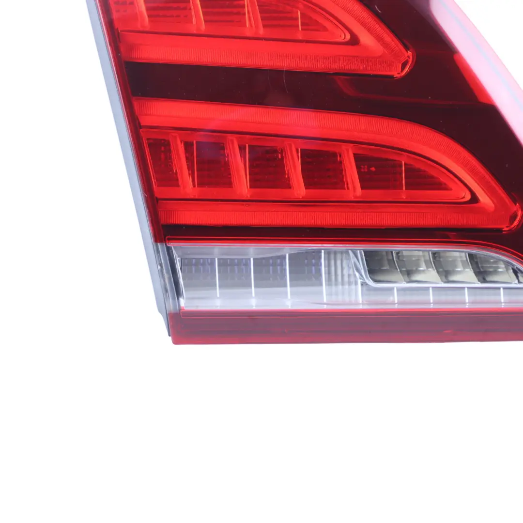 Luz Trasera Trampilla Tronco Luz Interior Izquierda para Mercedes W166 con número de pieza A1669066101 Mercedes W166 Luz Trasera Trampilla Tronco Luz Interior Izquierda - SKU A1669066101 - Número de pieza A1669066101