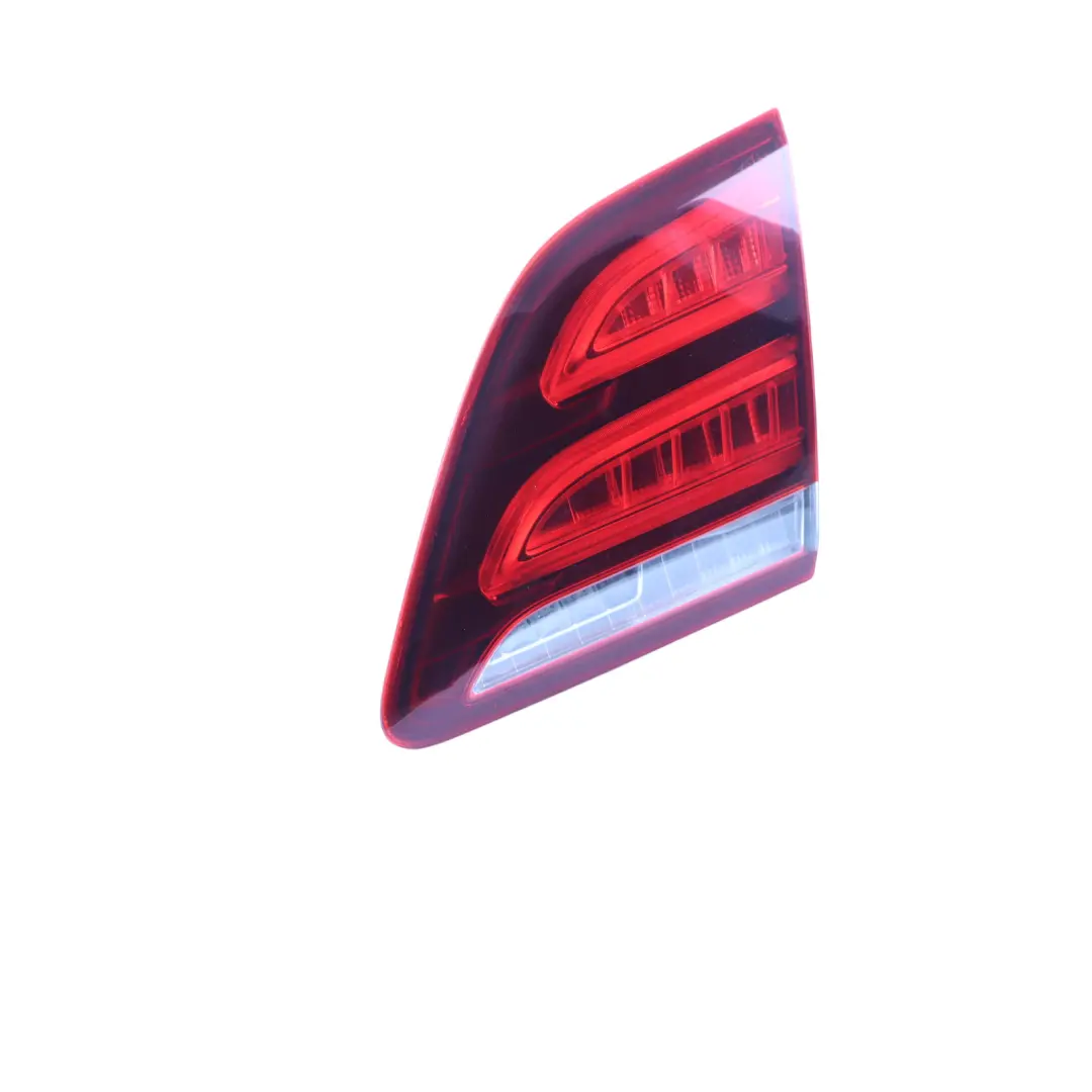 Mercedes GLE 250 AM Luz Trasera Interior Derecha LED - SKU A1669066201 - Número de pieza A1669066201