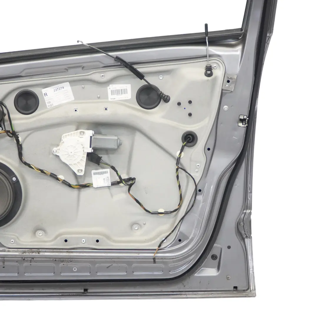 Puerta Delantera Derecha Mountain Grey Metallic - 787 para Mercedes W169 con número de pieza A1697202205 Mercedes W169 Puerta Delantera Derecha Mountain Grey Metallic - 787 - SKU A1697202205-MG1 - Número de pieza A1697202205