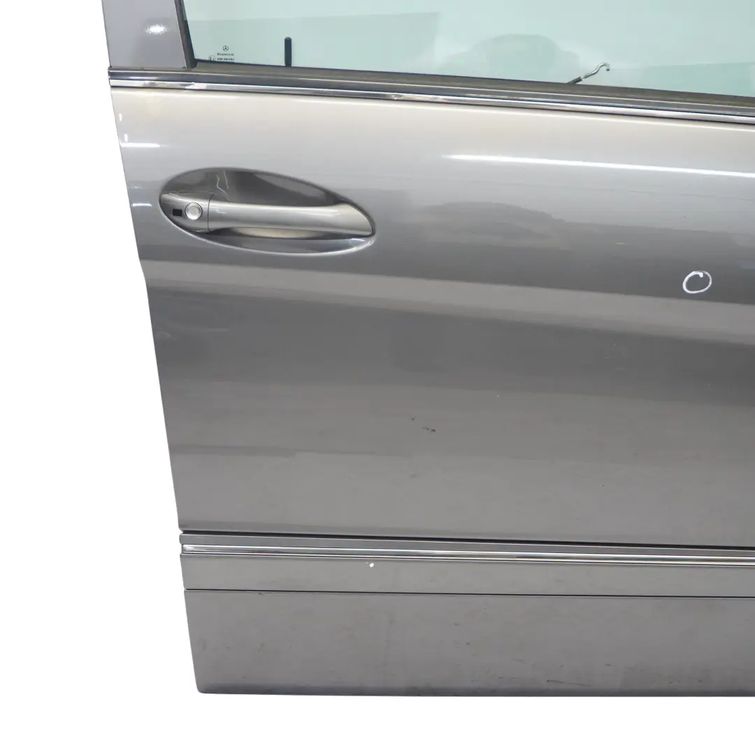 Puerta Delantera Derecha Mountain Grey Metallic - 787 para Mercedes W169 con número de pieza A1697202205 Mercedes W169 Puerta Delantera Derecha Mountain Grey Metallic - 787 - SKU A1697202205-MG1 - Número de pieza A1697202205