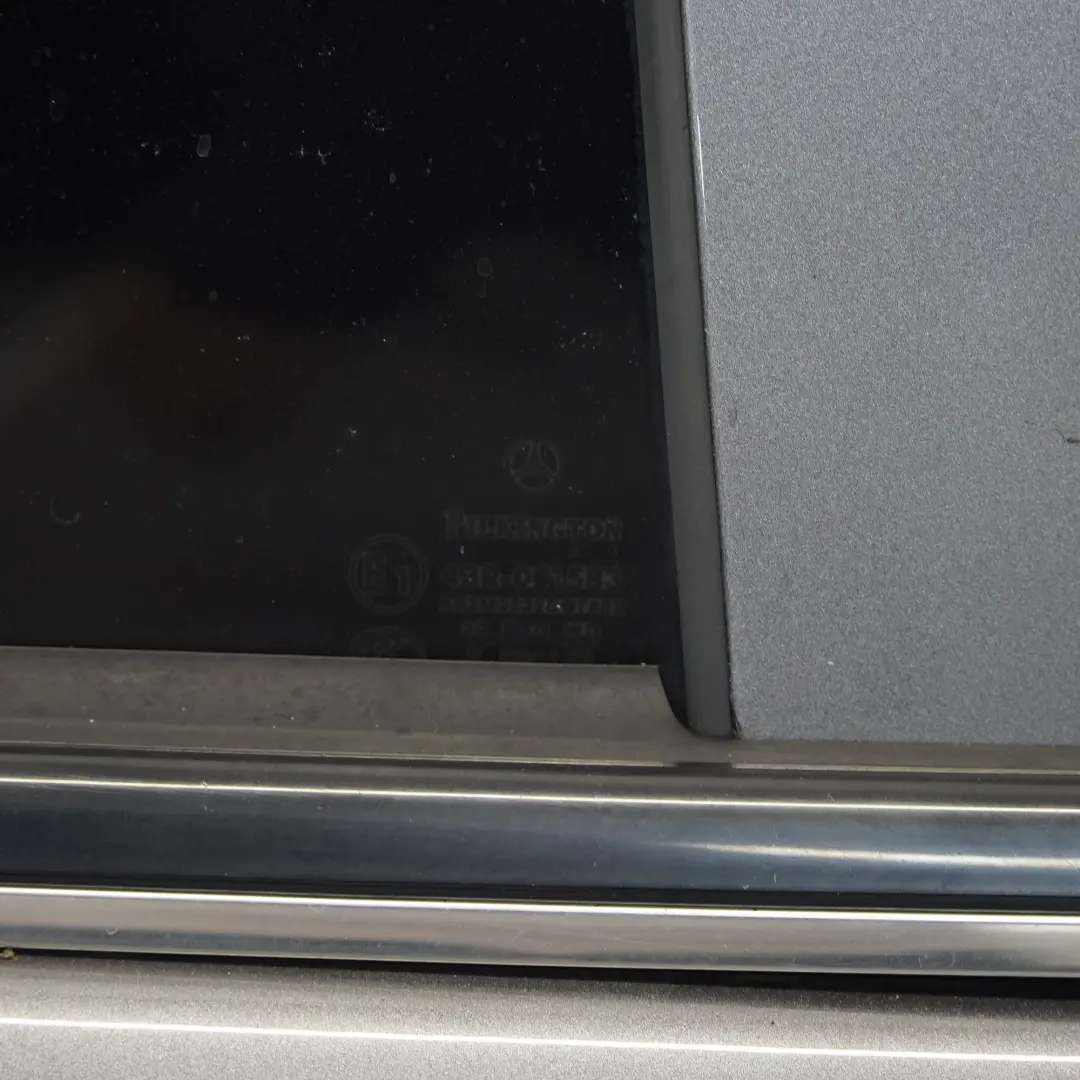 Tür Hinten Rechts Mountain Grey Grau Metallic - 787 für Mercedes W169 mit Teilenummer A1697302005 Mercedes W169 Tür Hinten Rechts Mountain Grey Grau Metallic - 787 - SKU A1697302005-MG - Teilenummer A1697302005