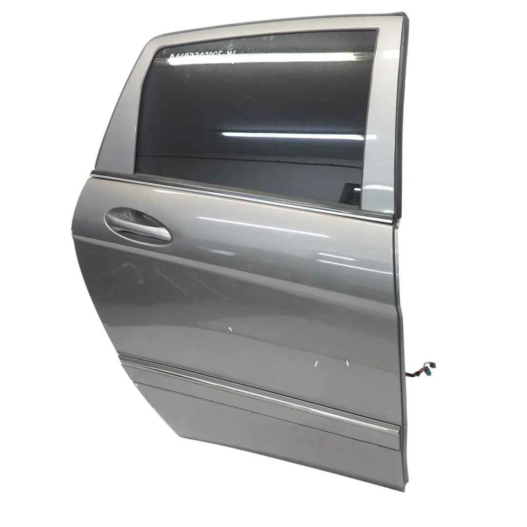 Puerta Trasera Derecha Mountain Grey Metallic - 787 para Mercedes W169 con número de pieza A1697302005 Mercedes W169 Puerta Trasera Derecha Mountain Grey Metallic - 787 - SKU A1697302005-MG - Número de pieza A1697302005