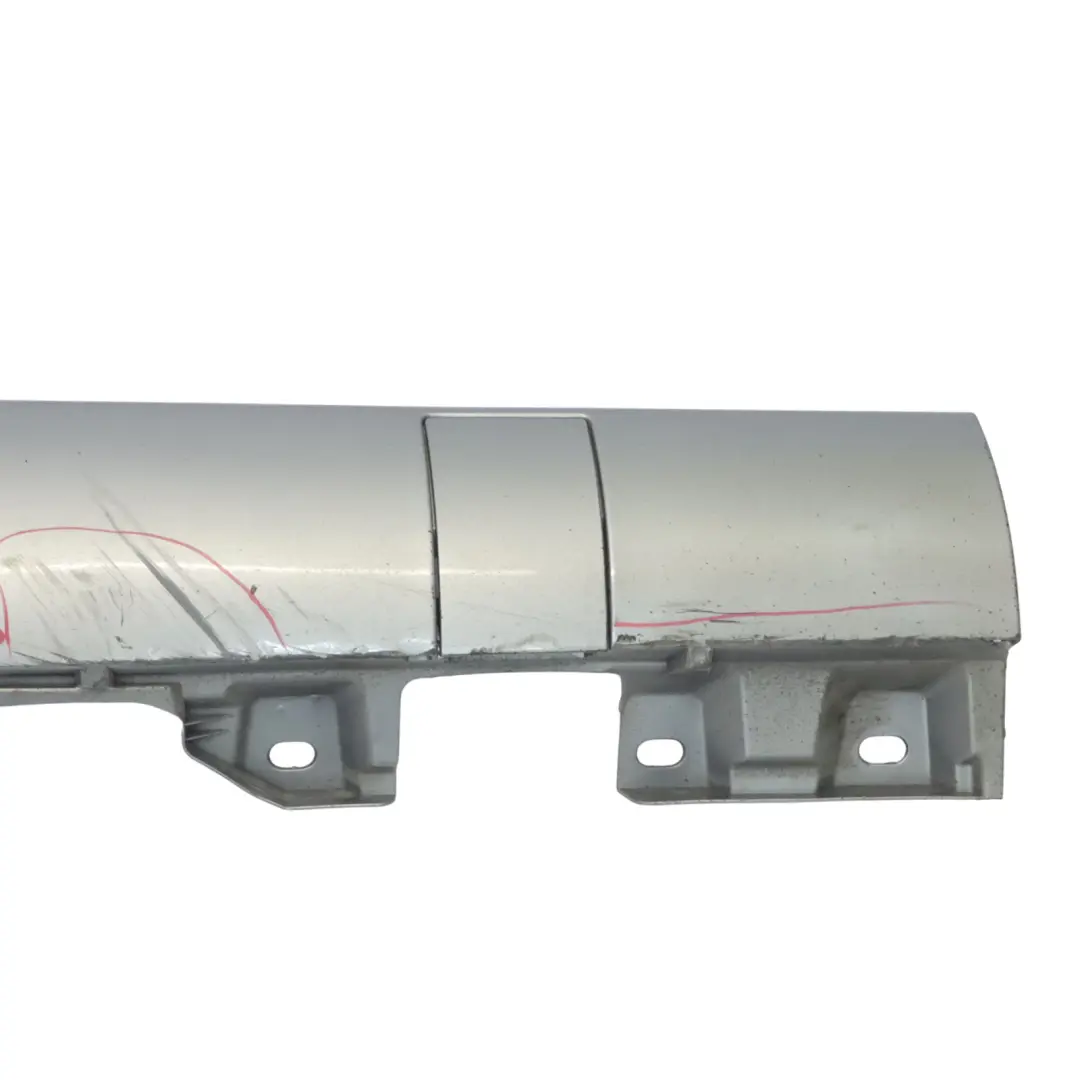 Couvre seuil de porte latérale droite Palladium Silver - 792 pour Mercedes R172 à propos du numéro de pièce A1726980254 Mercedes R172 Couvre seuil de porte latérale droite Palladium Silver - 792 - SKU A1726980254-PAL - Numéro de pièce A1726980254