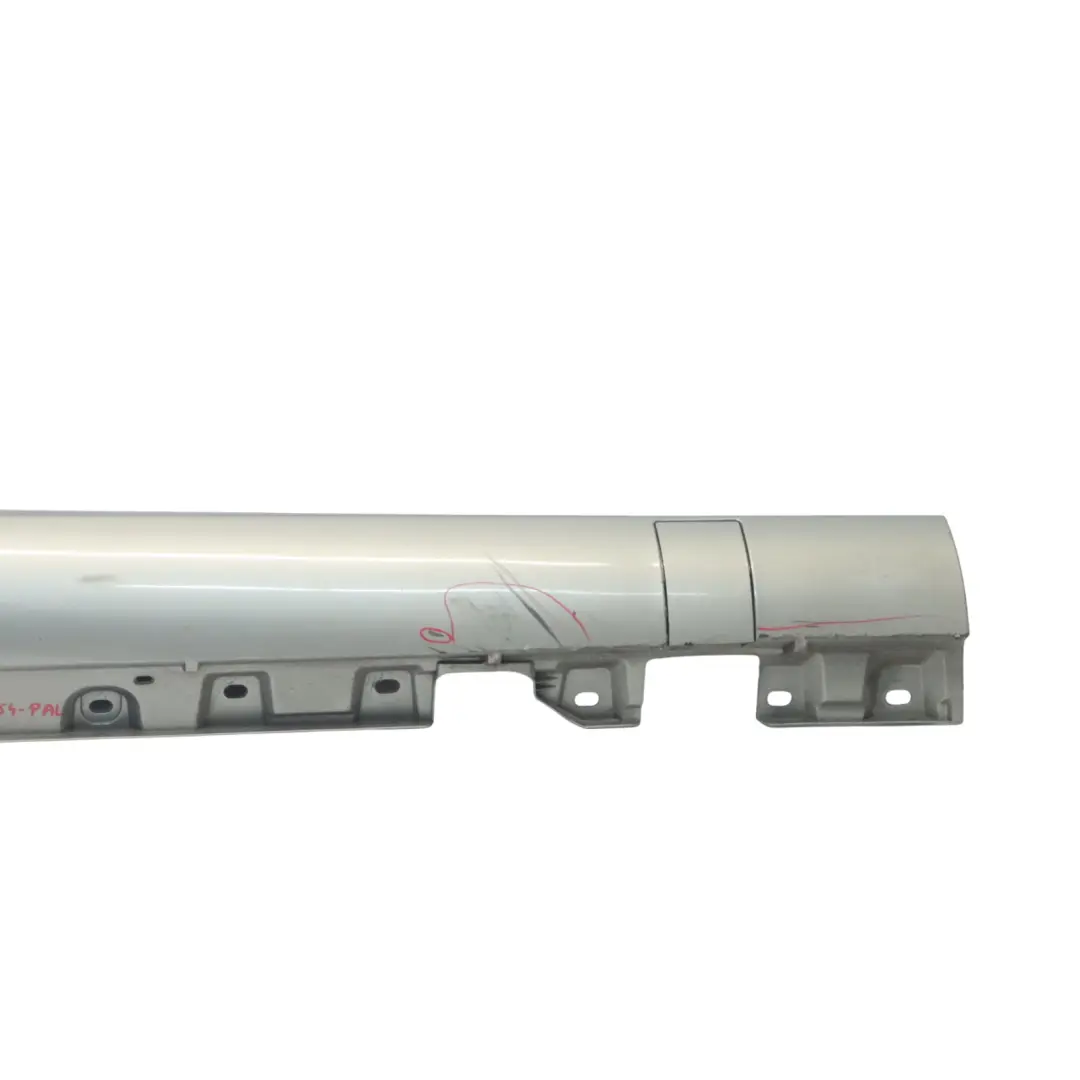 Couvre seuil de porte latérale droite Palladium Silver - 792 pour Mercedes R172 à propos du numéro de pièce A1726980254 Mercedes R172 Couvre seuil de porte latérale droite Palladium Silver - 792 - SKU A1726980254-PAL - Numéro de pièce A1726980254