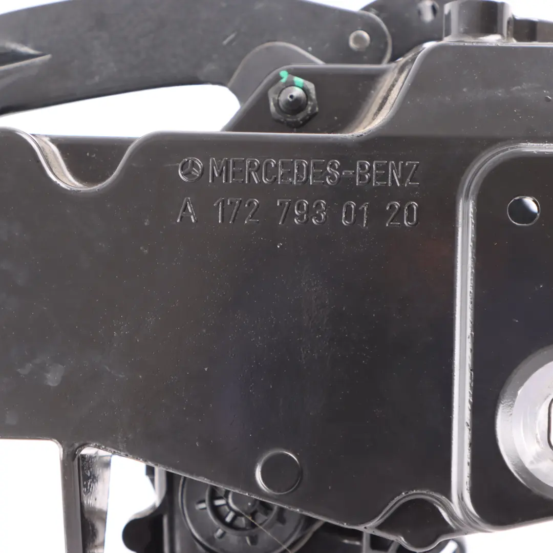 Cadre de toit pliant Charnière Verrouillage Gauche pour Mercedes SLK R172 à propos du numéro de pièce A1727930120 Mercedes SLK R172 Cadre de toit pliant Charnière Verrouillage Gauche - SKU A1727930120 - Numéro de pièce A1727930120