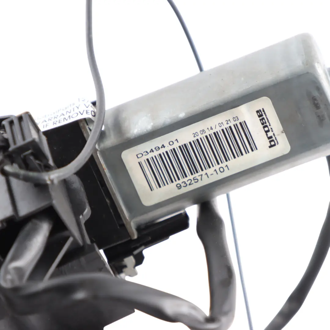Mercedes SLK R172 Cadre de toit pliant Charnière Verrouillage Gauche - SKU A1727930120 - Numéro de pièce A1727930120