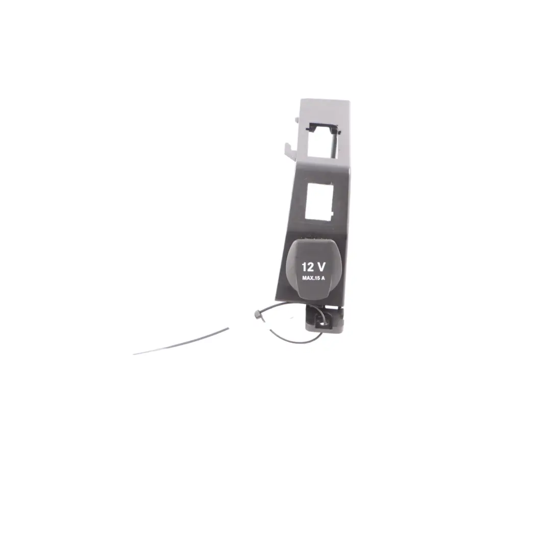 Piastra Supporto Console Accendino 12V per Mercedes SLK R172 con numero di parte A1728210211 Mercedes SLK R172 Piastra Supporto Console Accendino 12V - SKU A1728210211 - Numero di parte A1728210211