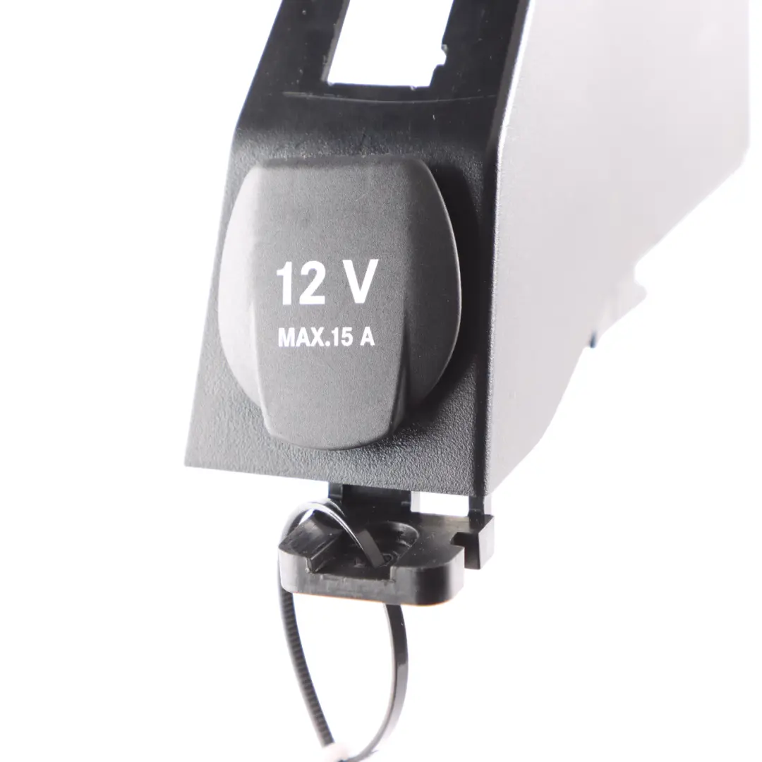 Mercedes SLK R172 Piastra Supporto Console Accendino 12V - SKU A1728210211 - Numero di parte A1728210211