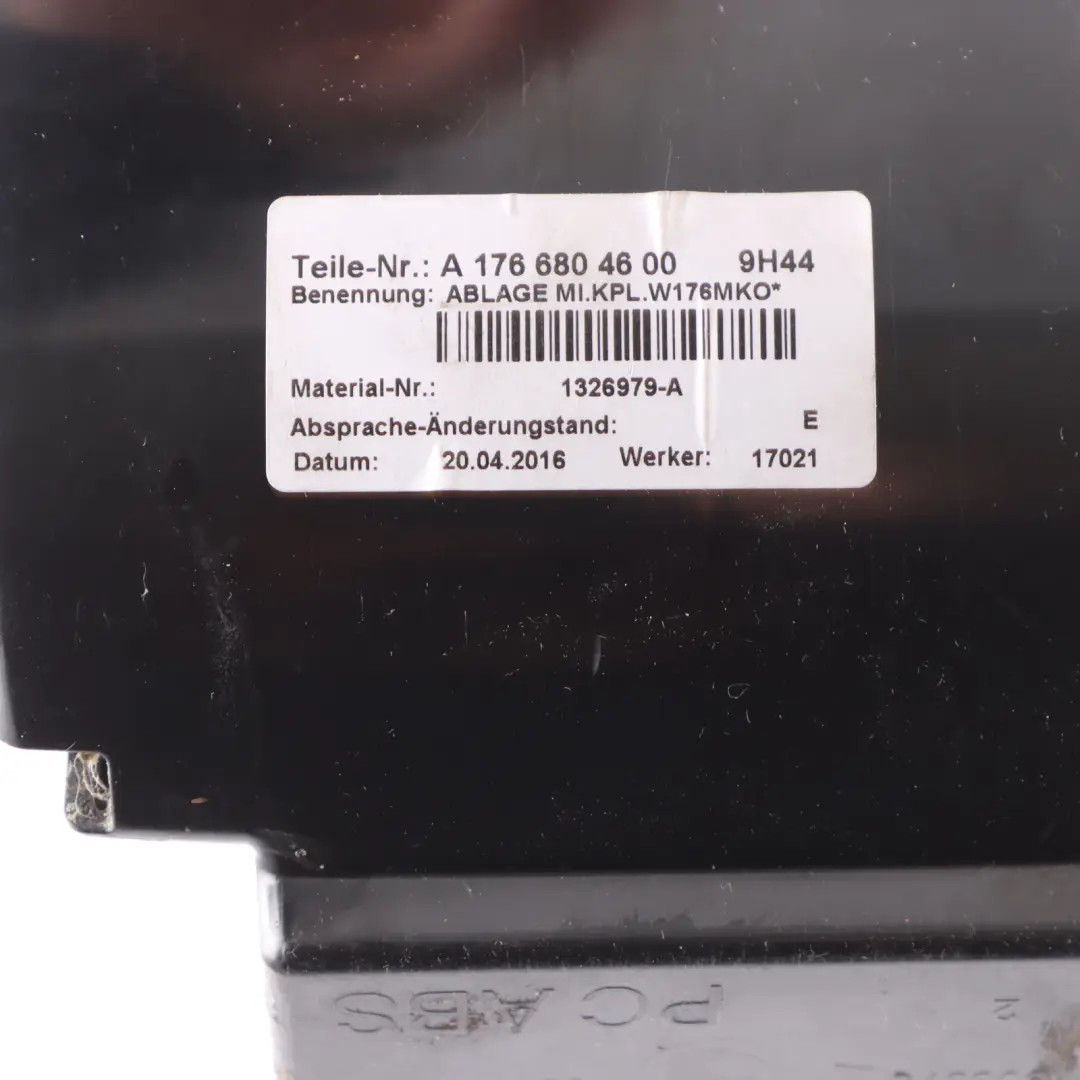 Consolle Portaoggetti anteriore Inserto Vassoio per Mercedes W176 con numero di parte A1766804600 Mercedes W176 Consolle Portaoggetti anteriore Inserto Vassoio - SKU A1766804600-1 - Numero di parte A1766804600