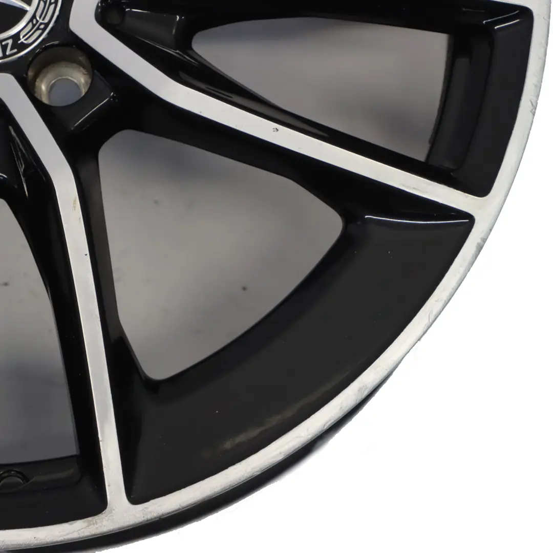 Llanta aleación Mercedes W177 V177 AMG 19" 5 radios dobles ET:40 8J para con número de pieza A1774012000 Llanta aleación Mercedes W177 V177 AMG 19" 5 radios dobles ET:40 8J - SKU A1774012000-1 - Número de pieza A1774012000