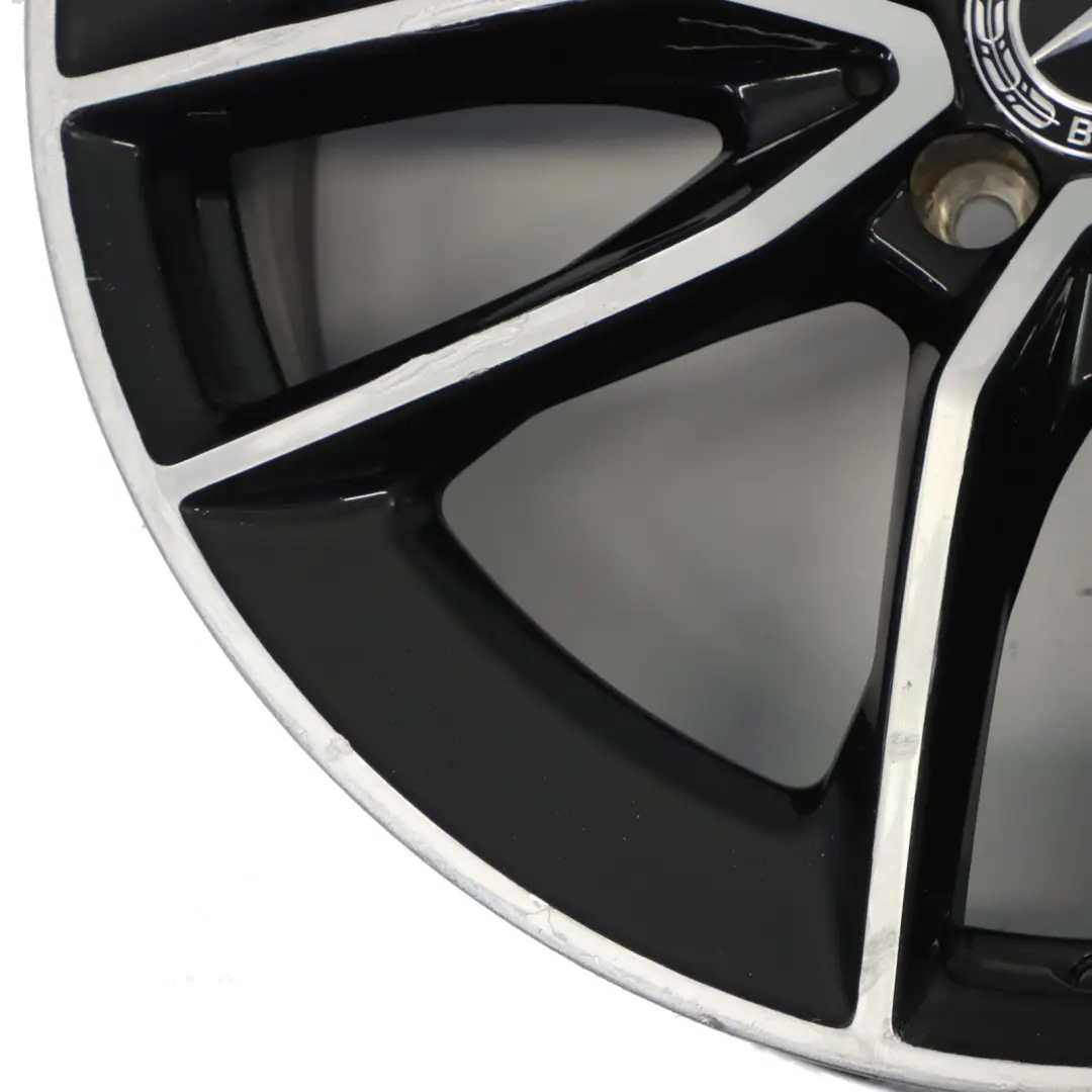 Llanta aleación Mercedes W177 V177 AMG 19" 5 radios dobles ET:40 8J para con número de pieza A1774012000 Llanta aleación Mercedes W177 V177 AMG 19" 5 radios dobles ET:40 8J - SKU A1774012000-1 - Número de pieza A1774012000