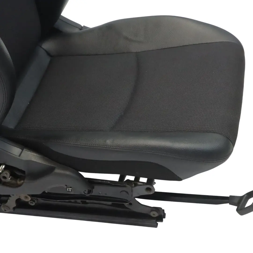 Asiento Delantero Izquierdo Interior Calefaccionado Cuero Negro para Mercedes CL203 con número de pieza A2039107747 Mercedes CL203 Asiento Delantero Izquierdo Interior Calefaccionado Cuero Negro - SKU A2039107747-3 - Número de pieza A2039107747