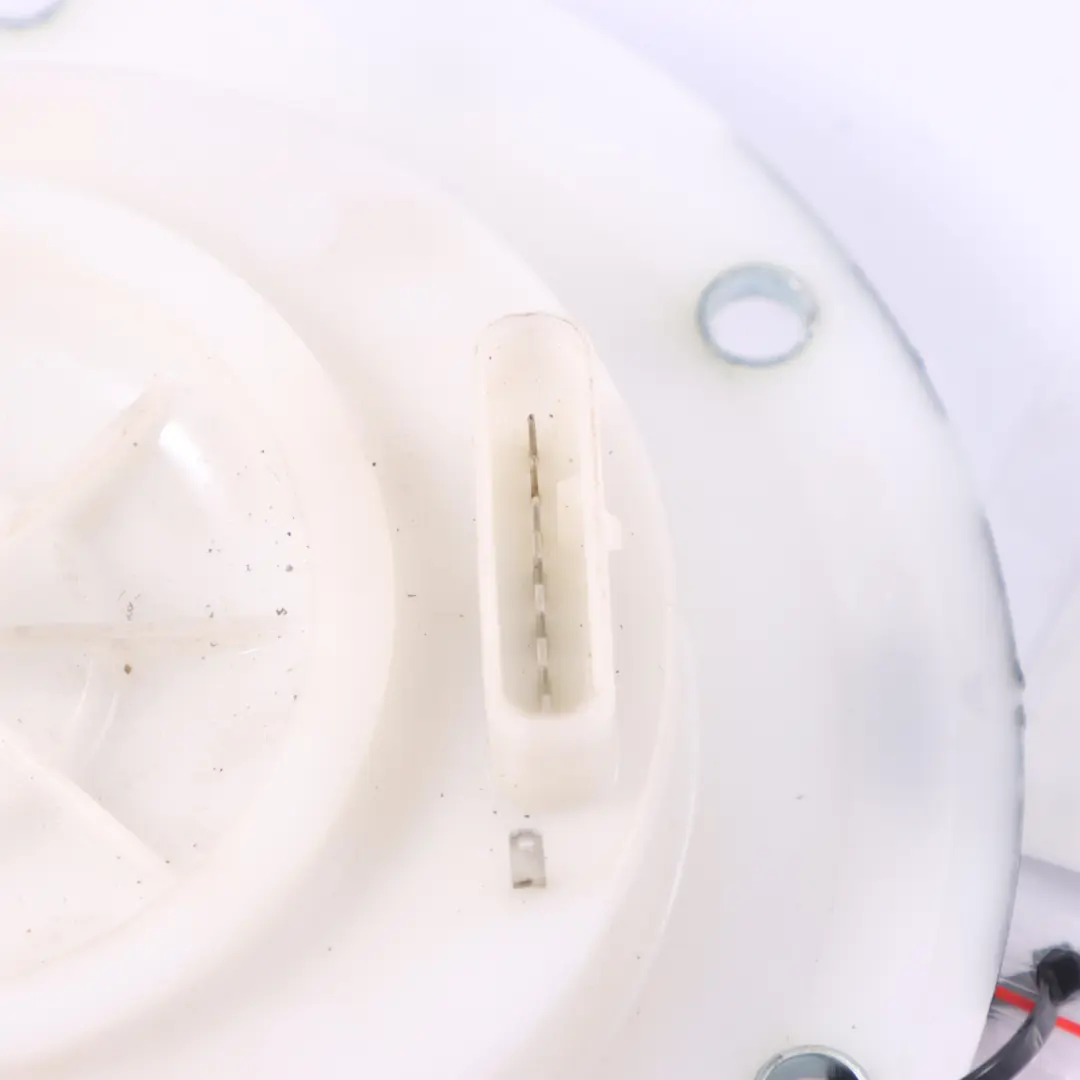 Couvercle de pompe à carburant Mercedes W204 W212 W221 Bouchon de réservoir pour à propos du numéro de pièce A2044700438 Couvercle de pompe à carburant Mercedes W204 W212 W221 Bouchon de réservoir - SKU A2044700438 - Numéro de pièce A2044700438