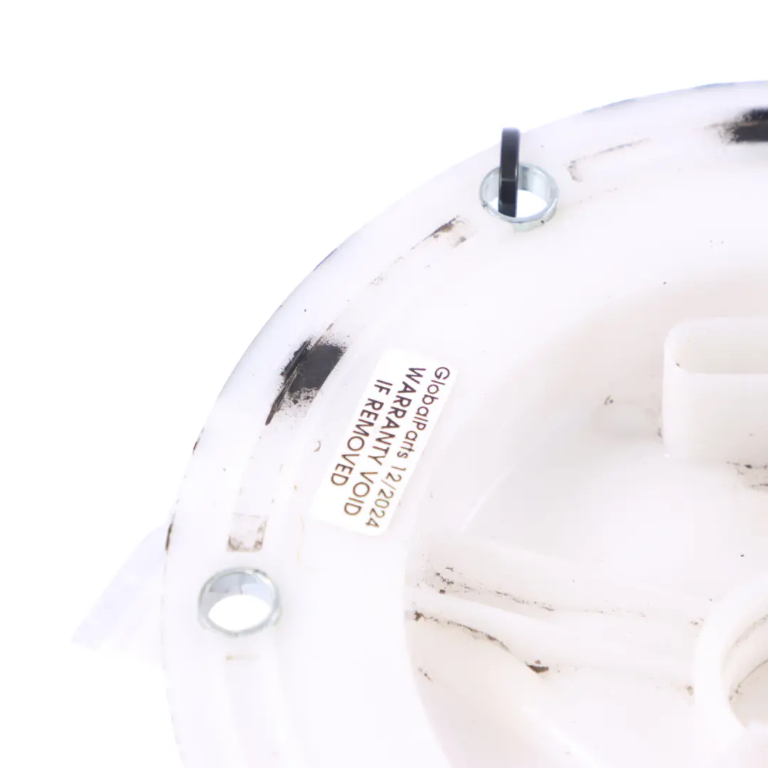 Coperchio pompa carburante Mercedes W204 W212 W221 Tappo serbatoio per con numero di parte A2044700438 Coperchio pompa carburante Mercedes W204 W212 W221 Tappo serbatoio - SKU A2044700438 - Numero di parte A2044700438