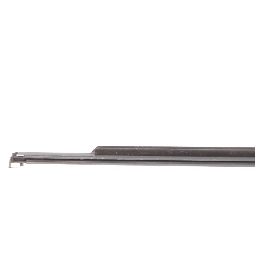 Listwa Zgarniająca Tył Prawo do Mercedes S204 o numerze A2047354265 Mercedes S204 Listwa Zgarniająca Tył Prawo - SKU A2047354265 - Numer Części A2047354265