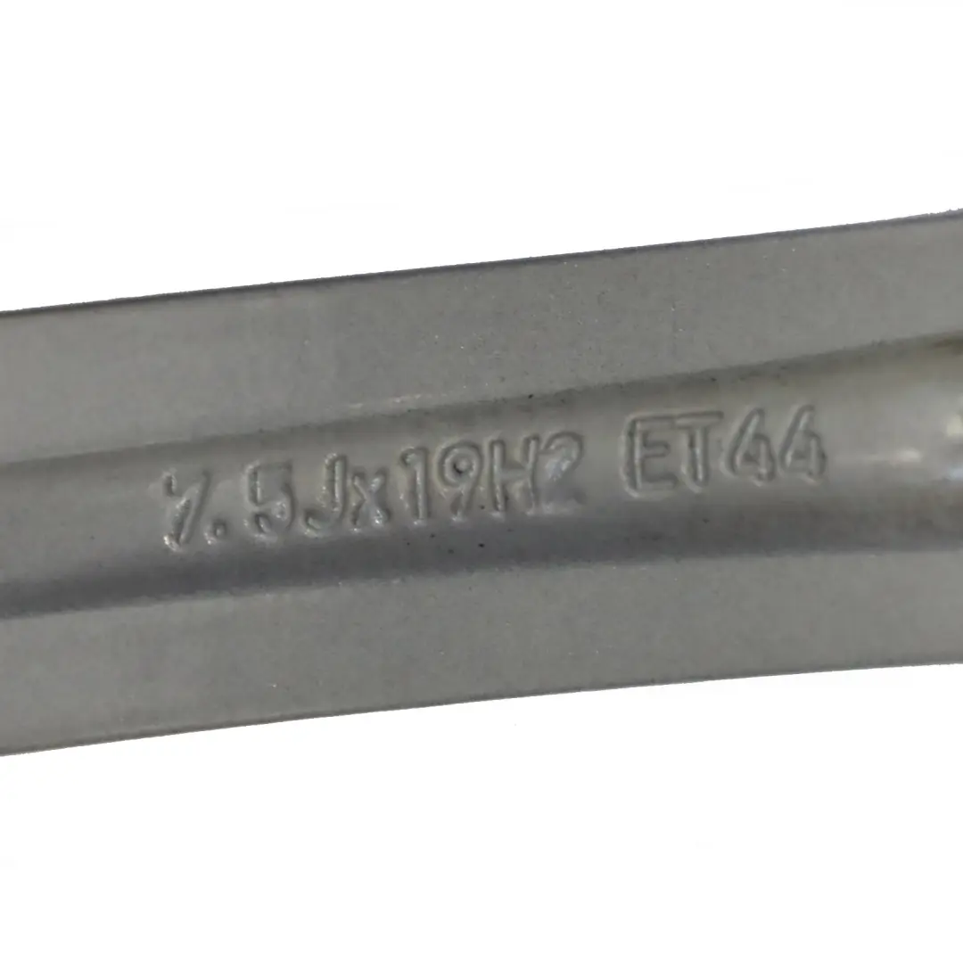 Vorder Rad Felge AMG 19" ET:44 7,5J 14 Speichen für Mercedes W205 mit Teilenummer A2054011300 Mercedes W205 Vorder Rad Felge AMG 19" ET:44 7,5J 14 Speichen - SKU A2054011300-3 - Teilenummer A2054011300