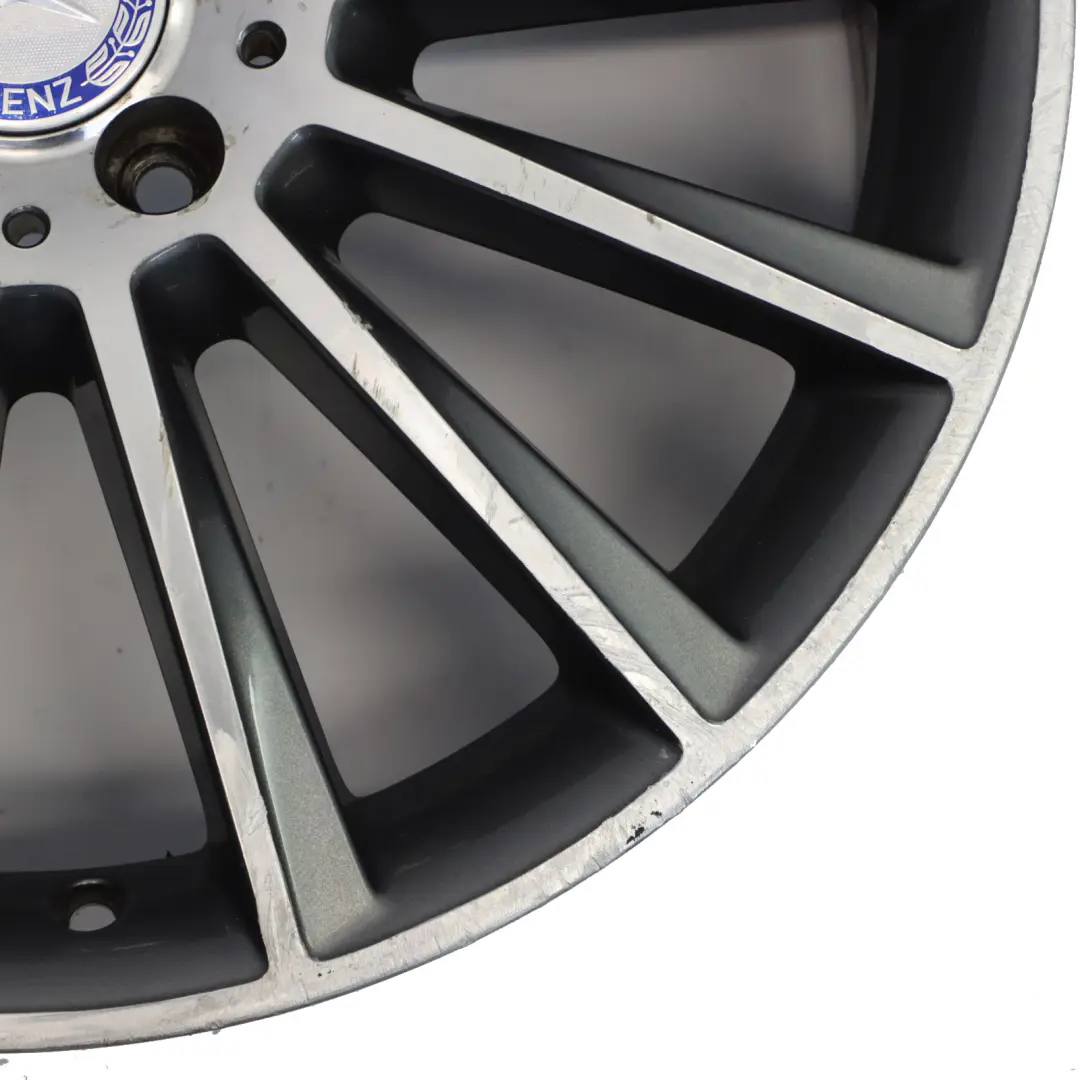 Cerchio anteriore in lega AMG 19" ET:44 7,5J 14 Raggi per Mercedes W205 con numero di parte A2054011300 Mercedes W205 Cerchio anteriore in lega AMG 19" ET:44 7,5J 14 Raggi - SKU A2054011300-3 - Numero di parte A2054011300