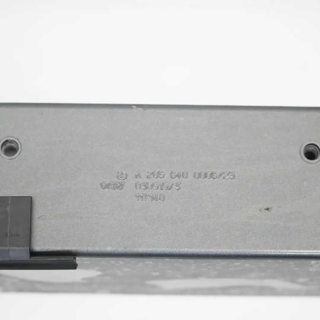 Arceau de protection de l'appui-tête Support pour Mercedes A205 à propos du numéro de pièce A2056400006 Mercedes A205 Arceau de protection de l'appui-tête Support - SKU A2056400006 - Numéro de pièce A2056400006