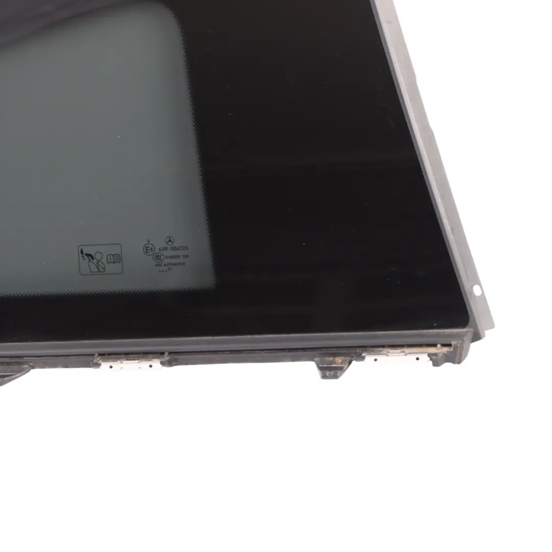 Ventana Lateral Trasera Derecha Tintada para Mercedes W205 con número de pieza A2056703212 Mercedes W205 Ventana Lateral Trasera Derecha Tintada - SKU A2056703212 - Número de pieza A2056703212
