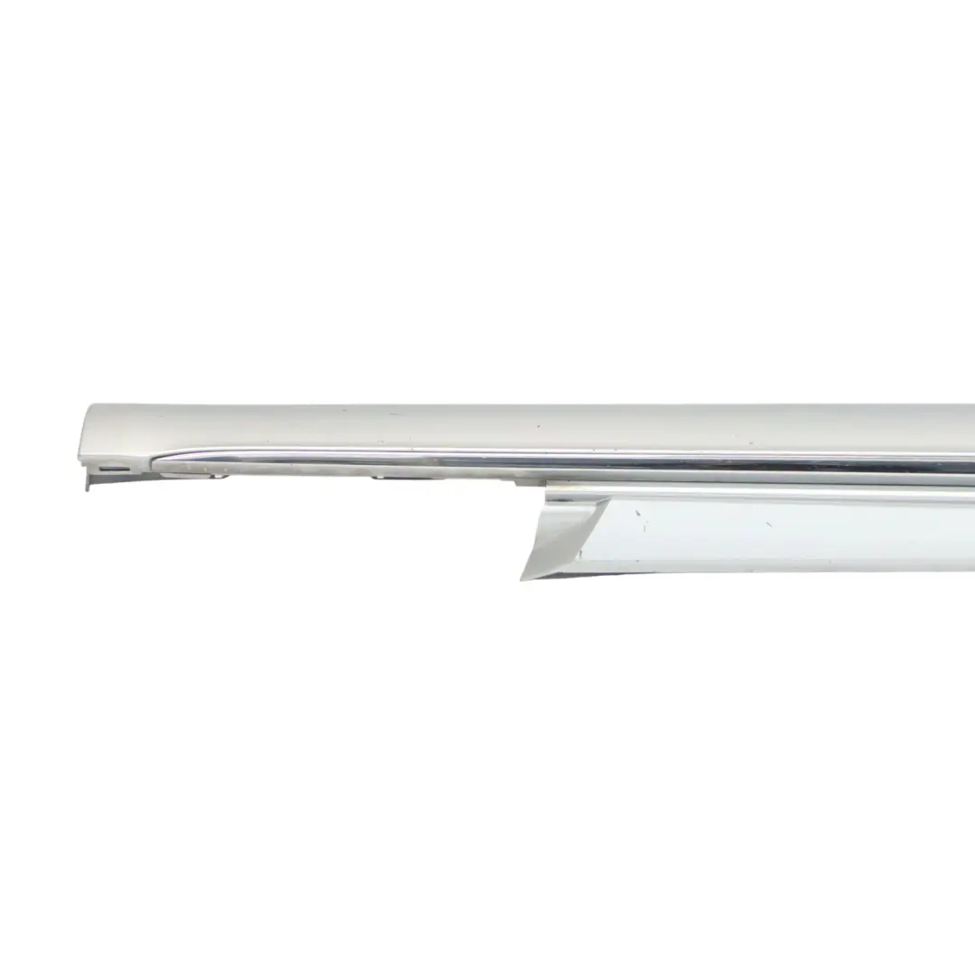 Minigonna laterale destra copri soglia Iridium Silver Metallic 775 per Mercedes W205 con numero di parte A2056980254 Mercedes W205 Minigonna laterale destra copri soglia Iridium Silver Metallic 775 - SKU A2056980254-IRS1 - Numero di parte A2056980254