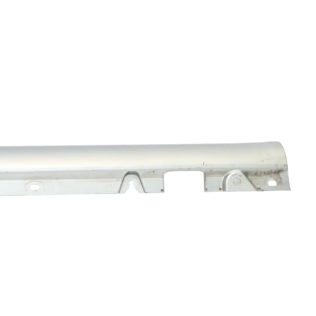 Minigonna laterale destra copri soglia Iridium Silver Metallic 775 per Mercedes W205 con numero di parte A2056980254 Mercedes W205 Minigonna laterale destra copri soglia Iridium Silver Metallic 775 - SKU A2056980254-IRS1 - Numero di parte A2056980254