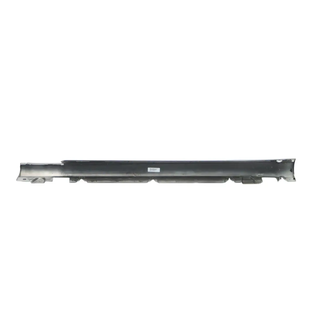 Minigonna laterale destra copri soglia Iridium Silver Metallic 775 per Mercedes W205 con numero di parte A2056980254 Mercedes W205 Minigonna laterale destra copri soglia Iridium Silver Metallic 775 - SKU A2056980254-IRS1 - Numero di parte A2056980254