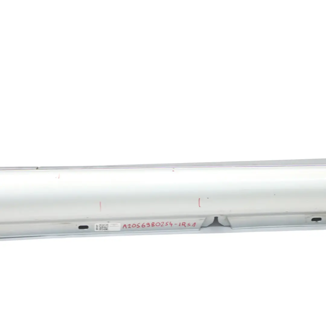 Minigonna laterale destra copri soglia Iridium Silver Metallic 775 per Mercedes W205 con numero di parte A2056980254 Mercedes W205 Minigonna laterale destra copri soglia Iridium Silver Metallic 775 - SKU A2056980254-IRS1 - Numero di parte A2056980254