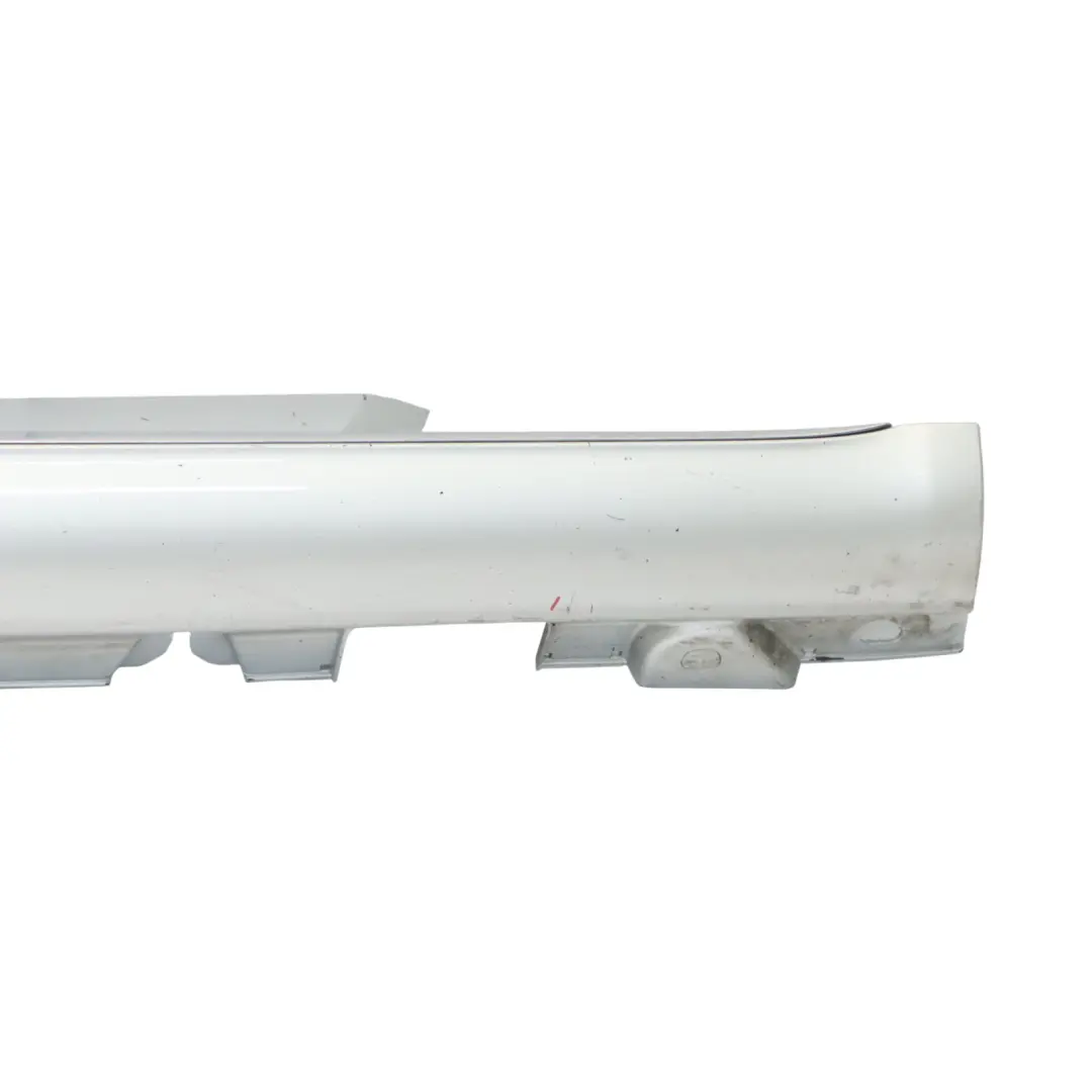 Mercedes W205 Faldón lateral derecho Cubre umbral de puerta Iridium Silver - 775 - SKU A2056980254-IRS1 - Número de pieza A2056980254