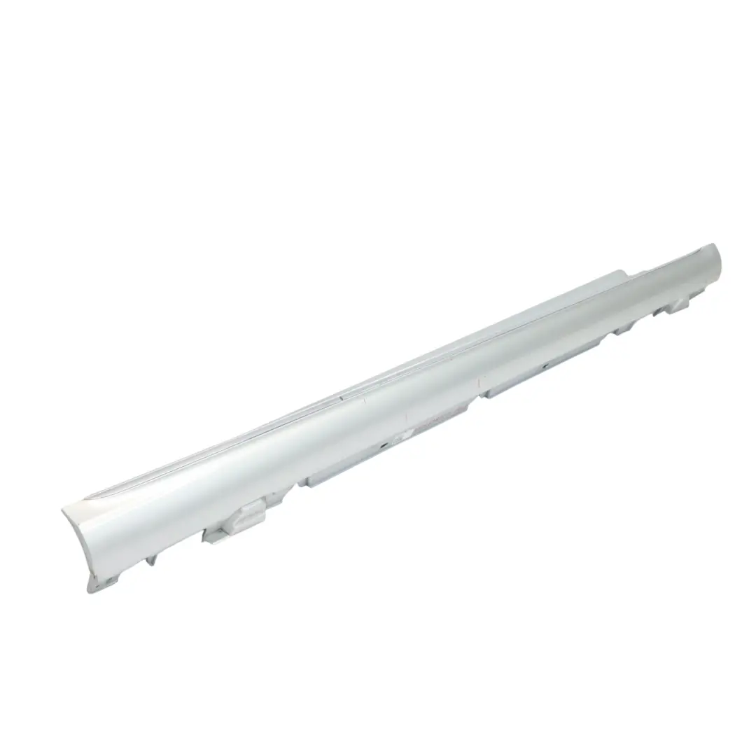 Mercedes W205 Faldón lateral derecho Cubre umbral de puerta Iridium Silver - 775 - SKU A2056980254-IRS1 - Número de pieza A2056980254