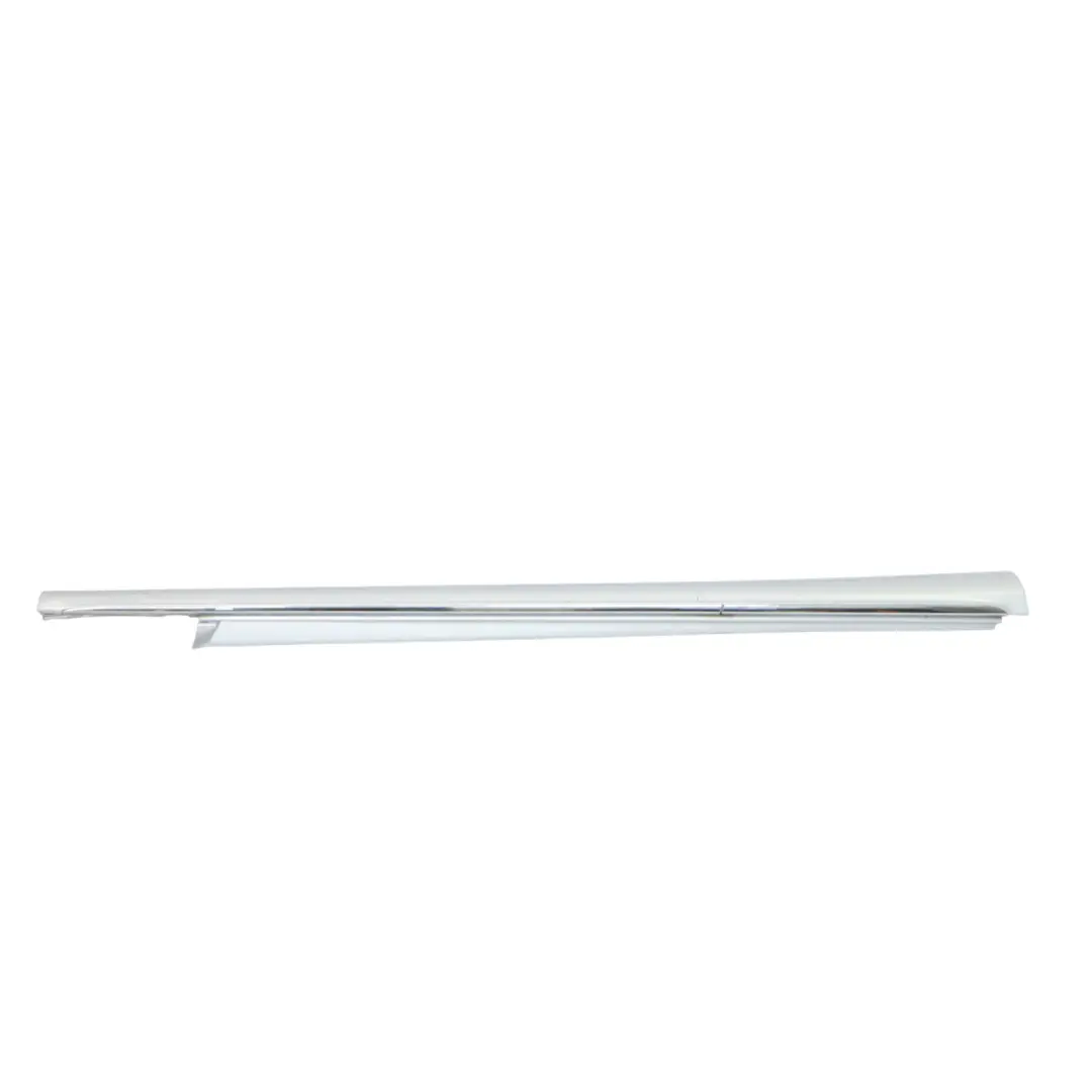 Mercedes W205 Faldón lateral derecho Cubre umbral de puerta Iridium Silver - 775 - SKU A2056980254-IRS1 - Número de pieza A2056980254
