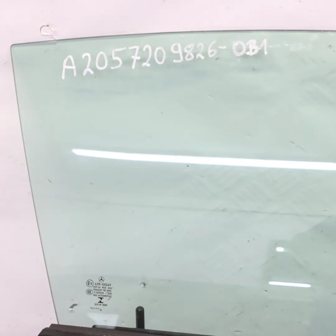 Drzwi Prawe Przednie Obsidian Black Czarny Metalik - 197 do Mercedes A205 C205 o numerze A2057209826 Mercedes A205 C205 Drzwi Prawe Przednie Obsidian Black Czarny Metalik - 197 - SKU A2057209826-OB1 - Numer Części A2057209826