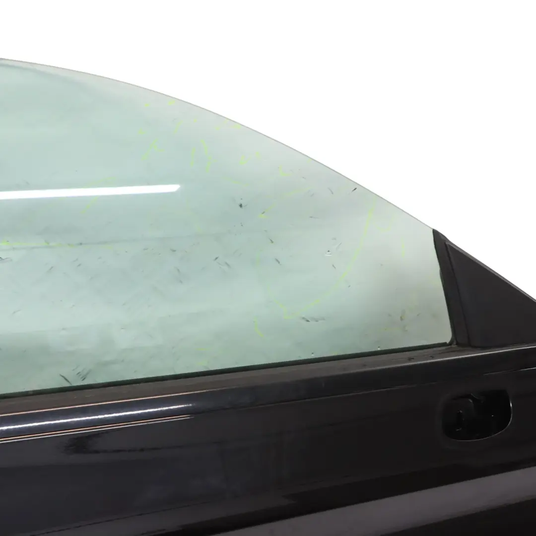 Drzwi Prawe Przednie Obsidian Black Czarny Metalik - 197 do Mercedes A205 C205 o numerze A2057209826 Mercedes A205 C205 Drzwi Prawe Przednie Obsidian Black Czarny Metalik - 197 - SKU A2057209826-OB1 - Numer Części A2057209826