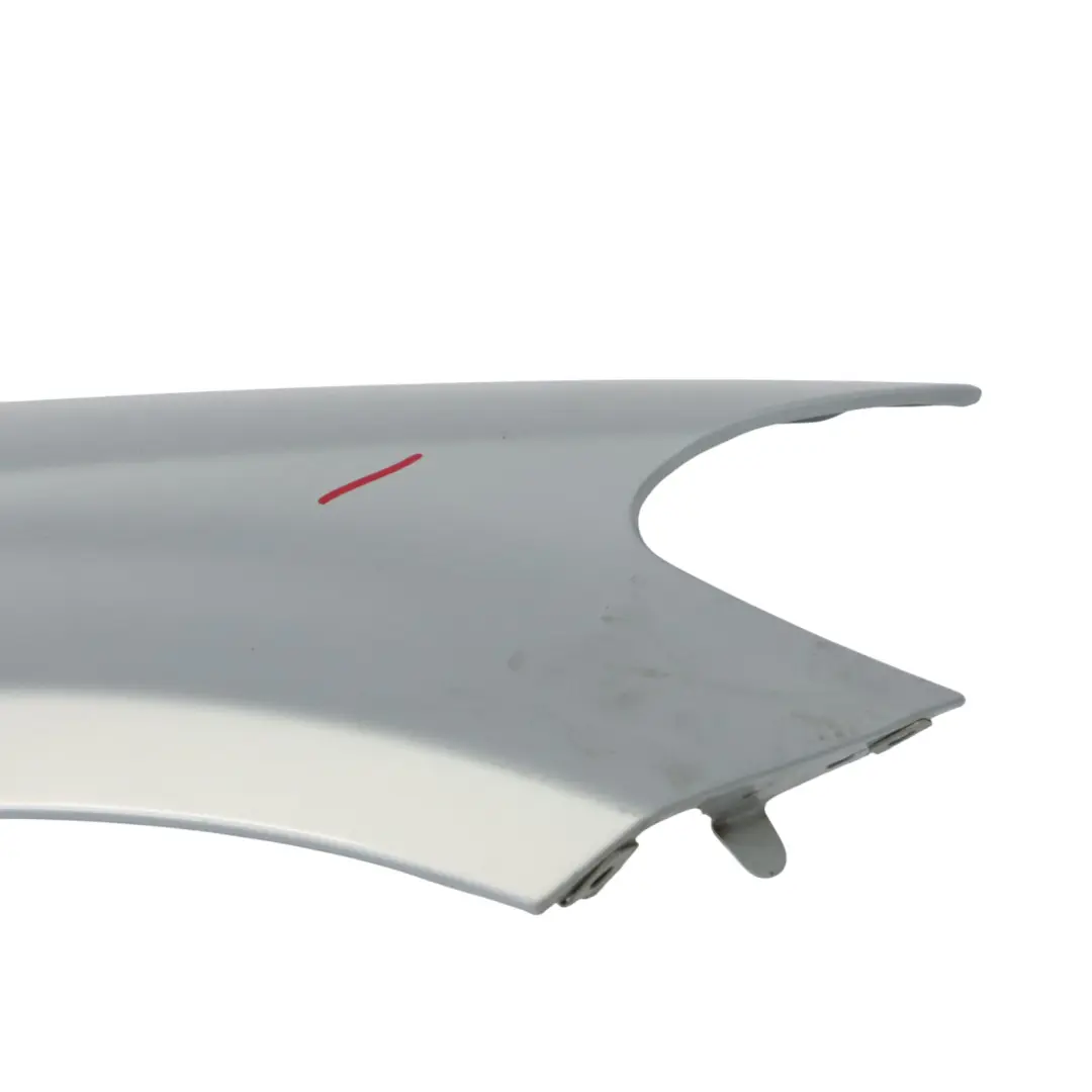 Błotnik Prawy Przedni Iridium Silver Srebrny Metalik - 775 do Mercedes W205 o numerze A2058800218 Mercedes W205 Błotnik Prawy Przedni Iridium Silver Srebrny Metalik - 775 - SKU A2058800218-IRS - Numer Części A2058800218